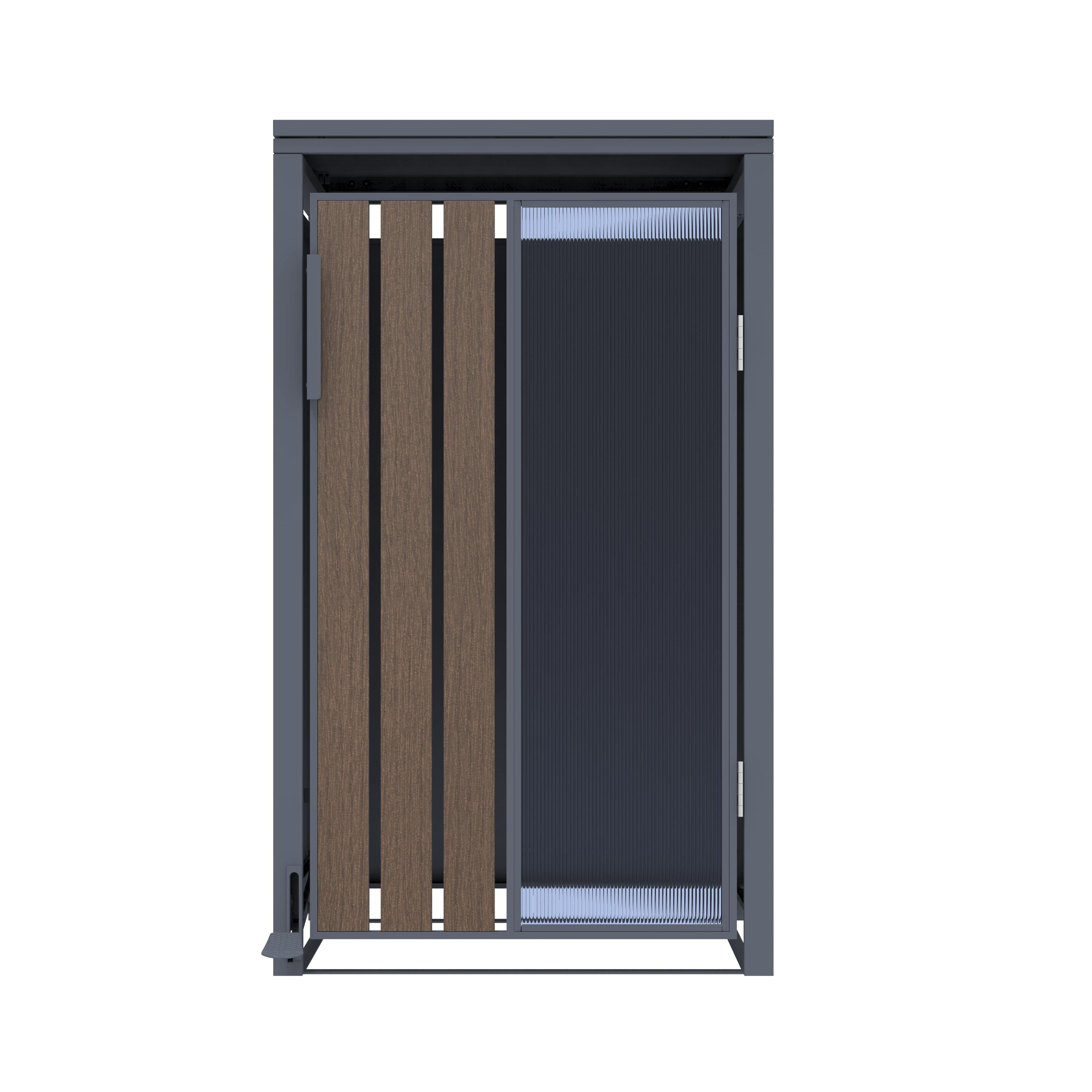 Eine graue Metallkonstruktion mit Holzpaneelen links und einer dunklen, geriffelten Platte rechts.