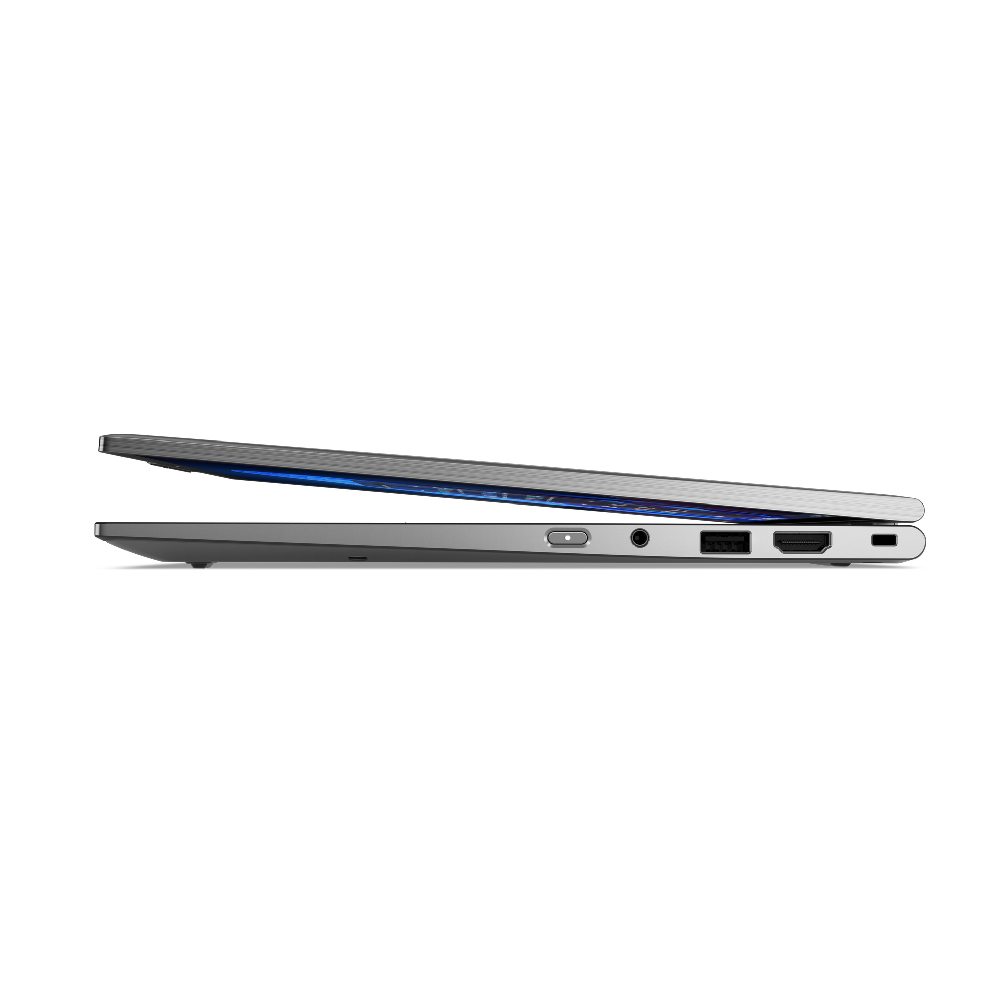 Szary laptop jest otwarty, pokazując porty i gniazdo słuchawkowe z boku, białe tło.