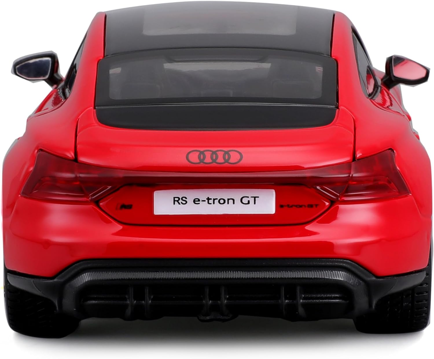 Rückansicht eines roten Audi RS e-tron GT Modellautos. Es hat ein schwarzes Dach, schwarze Akzente und das Audi-Logo ist sichtbar.