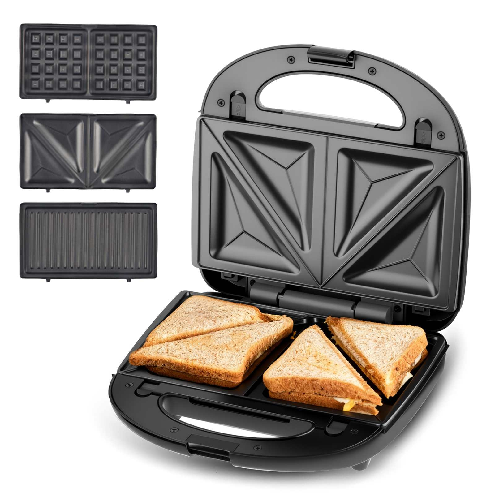 Ein schwarzer Sandwichmaker mit Waffel- und Sandwichplatten. Er enthält drei dreieckige Sandwiches.