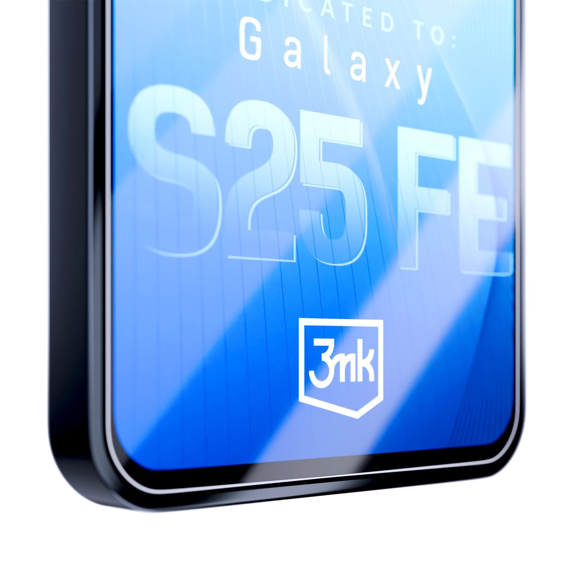 Schermo del telefono con testo Galaxy S25 FE. Logo 3mk in uno scudo. Sfondo sfumato blu.