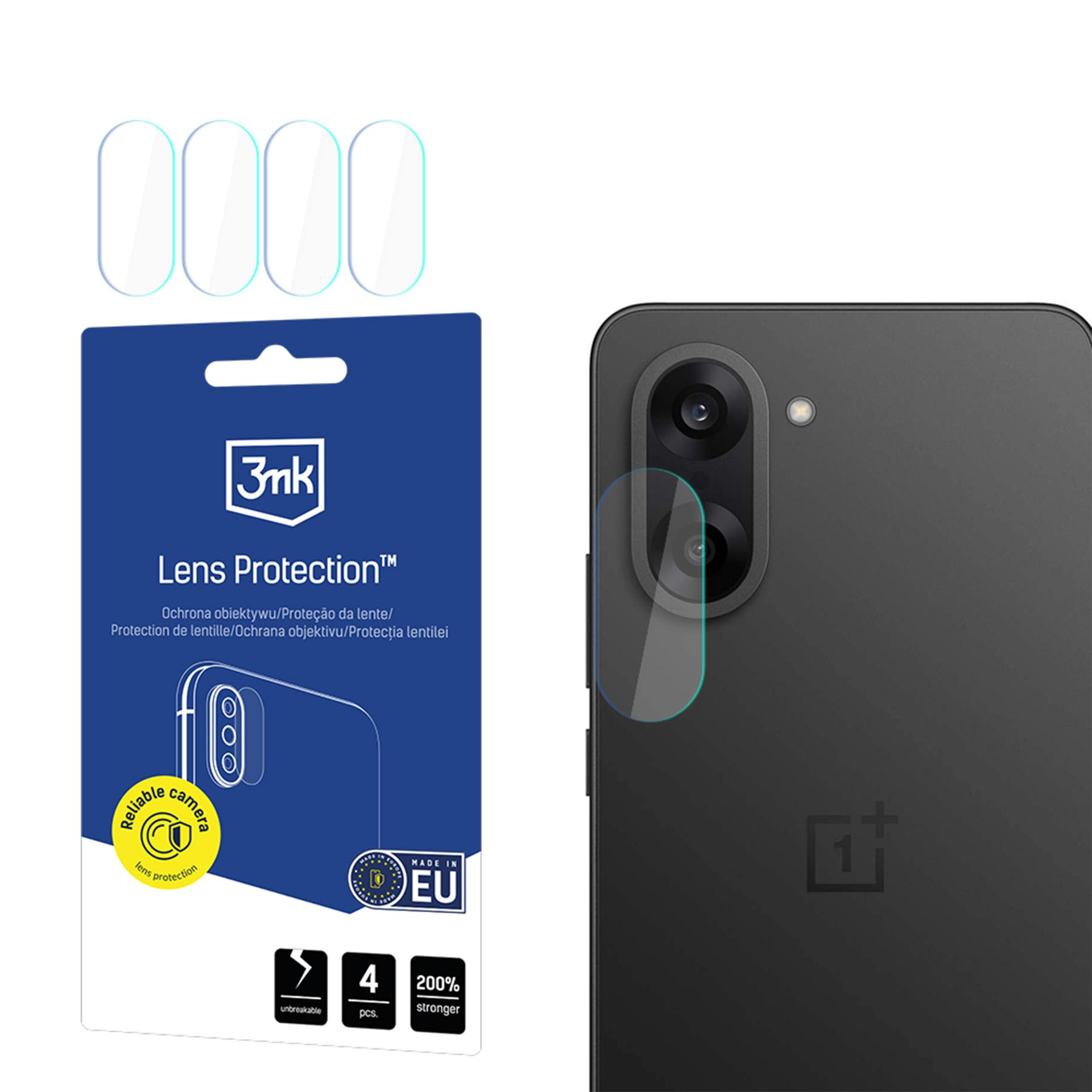 Un telefono e una confezione con protezioni per lenti. Il telefono ha una protezione applicata. La confezione dice 'Lens Protection'.