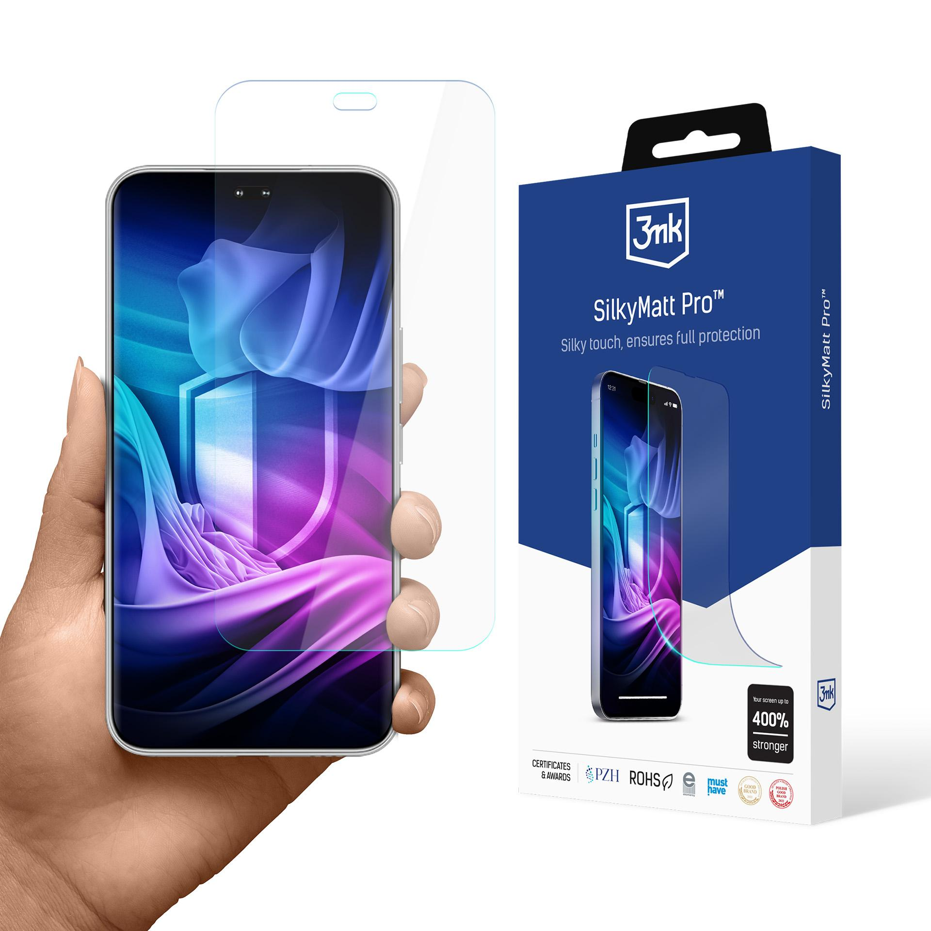 Una mano tiene un proteggi schermo e un telefono. Visibile la confezione del prodotto. Il marchio è 3nk.