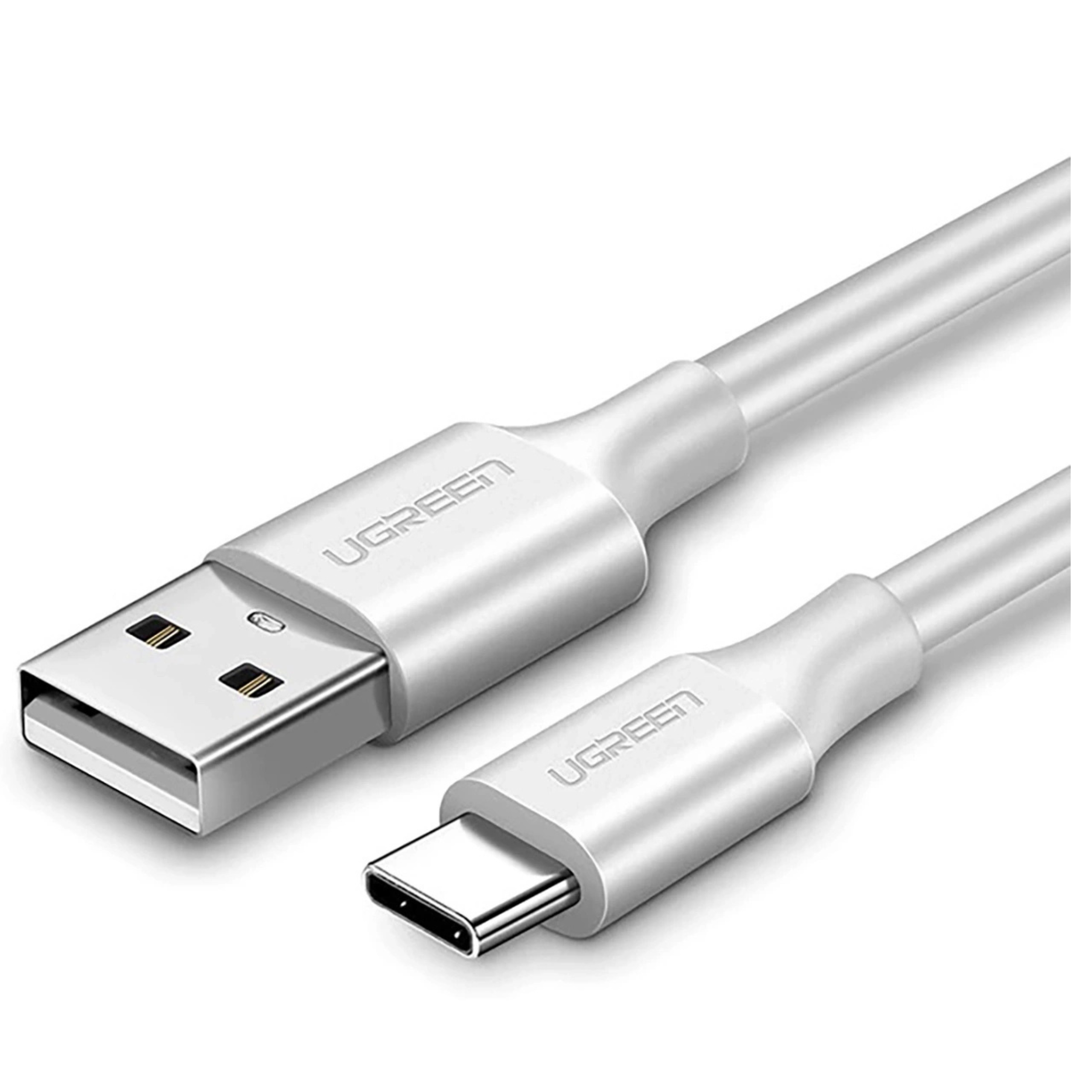 Biały kabel USB-C do USB-A. Logo UGREEN jest widoczne na obu złączach. Tło jest białe.