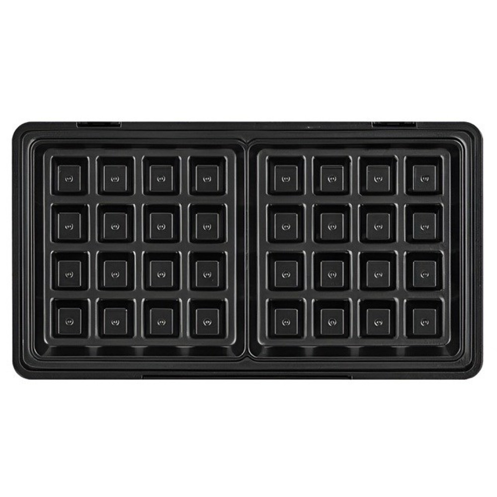 Zbliżenie czarnej gofrownicy. Gofrownica jest otwarta, odsłaniając wzór kratki. Powierzchnia jest czysta i nieużywana.