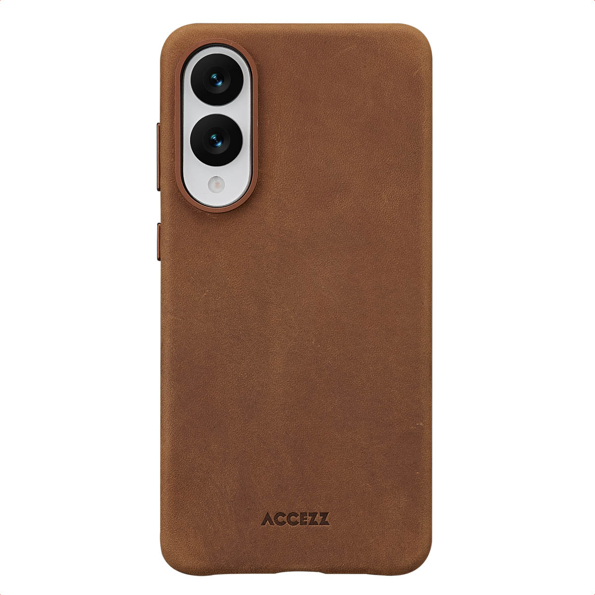 Een bruine telefoonhoes met een cameramodule. De hoes heeft de merknaam ACCEZZ aan de onderkant.