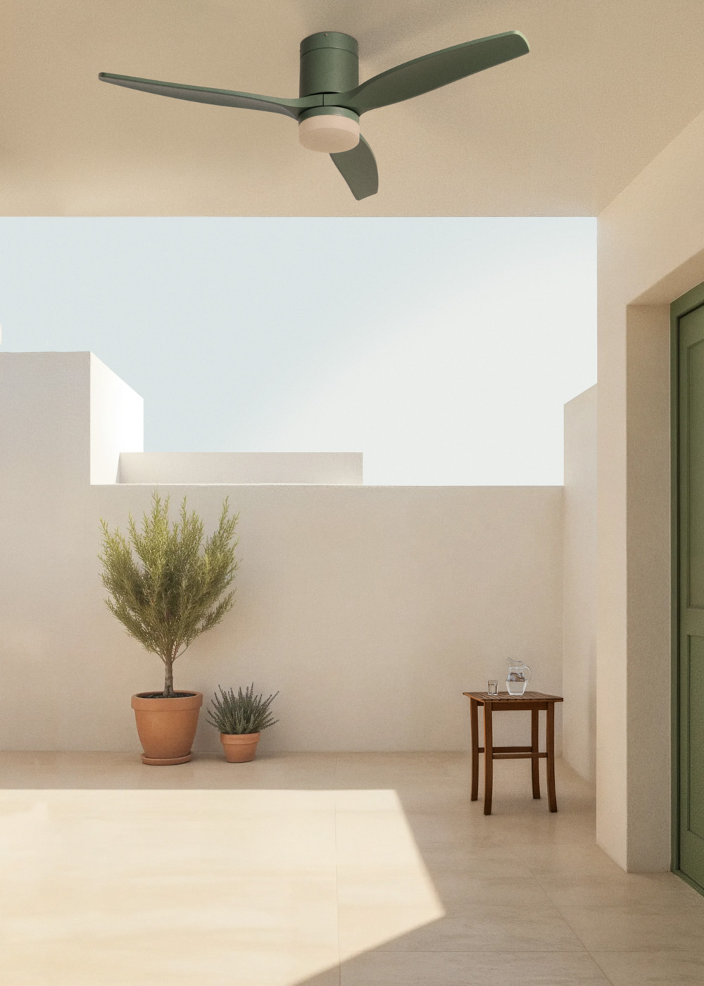 Escena exterior con ventilador de techo, plantas, mesa con agua y paredes blancas.