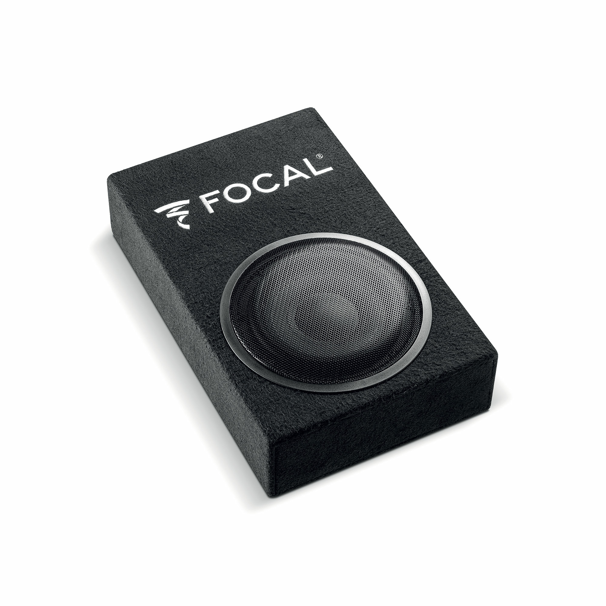 Schwarzer Lautsprecher mit silbernem Mesh-Cover, weißes Focal-Logo, vor weißem Hintergrund.