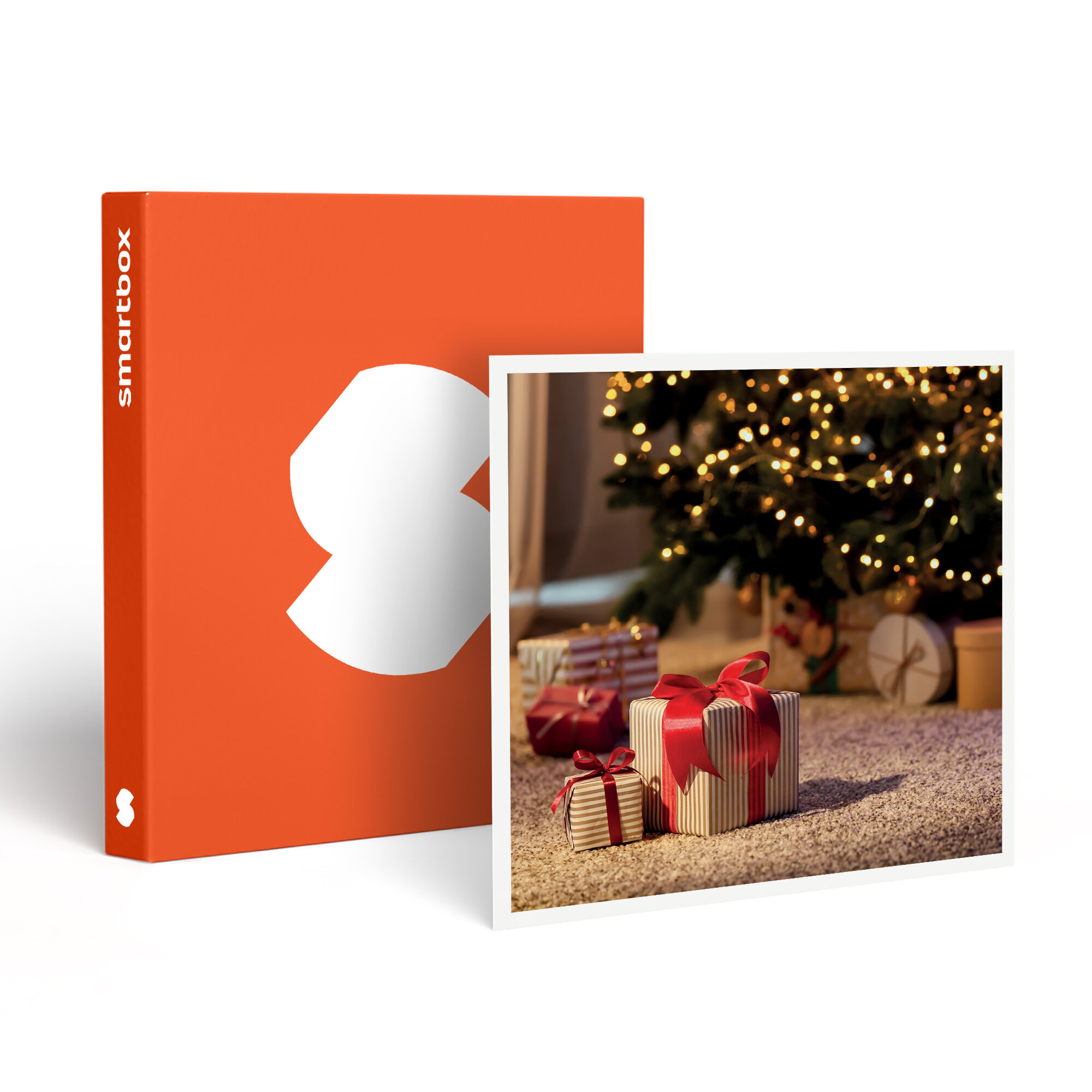 La imagen muestra regalos con cintas rojas frente a un árbol de Navidad y una Smartbox naranja.