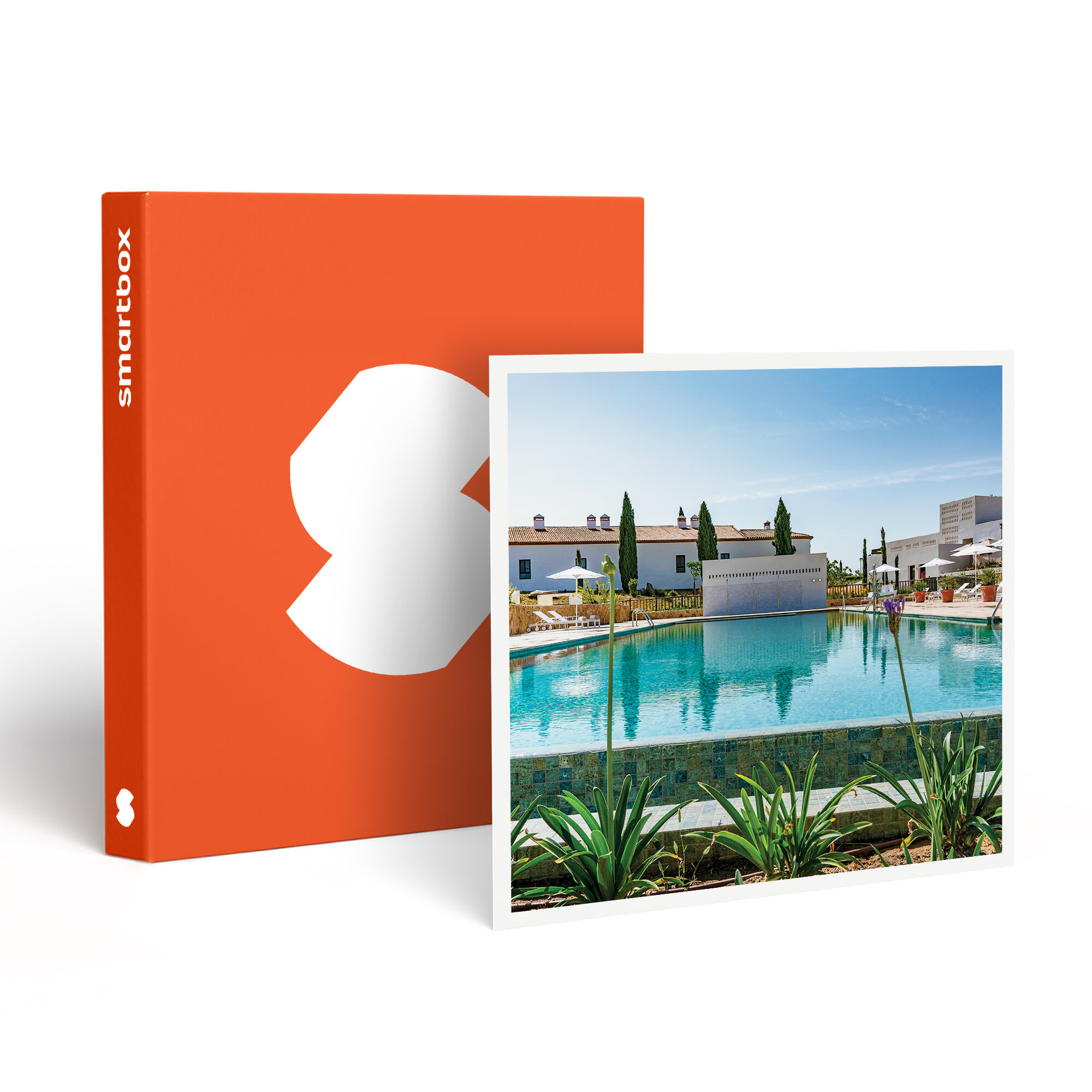 Una caja naranja con una forma blanca junto a una foto de una piscina con un edificio al fondo.