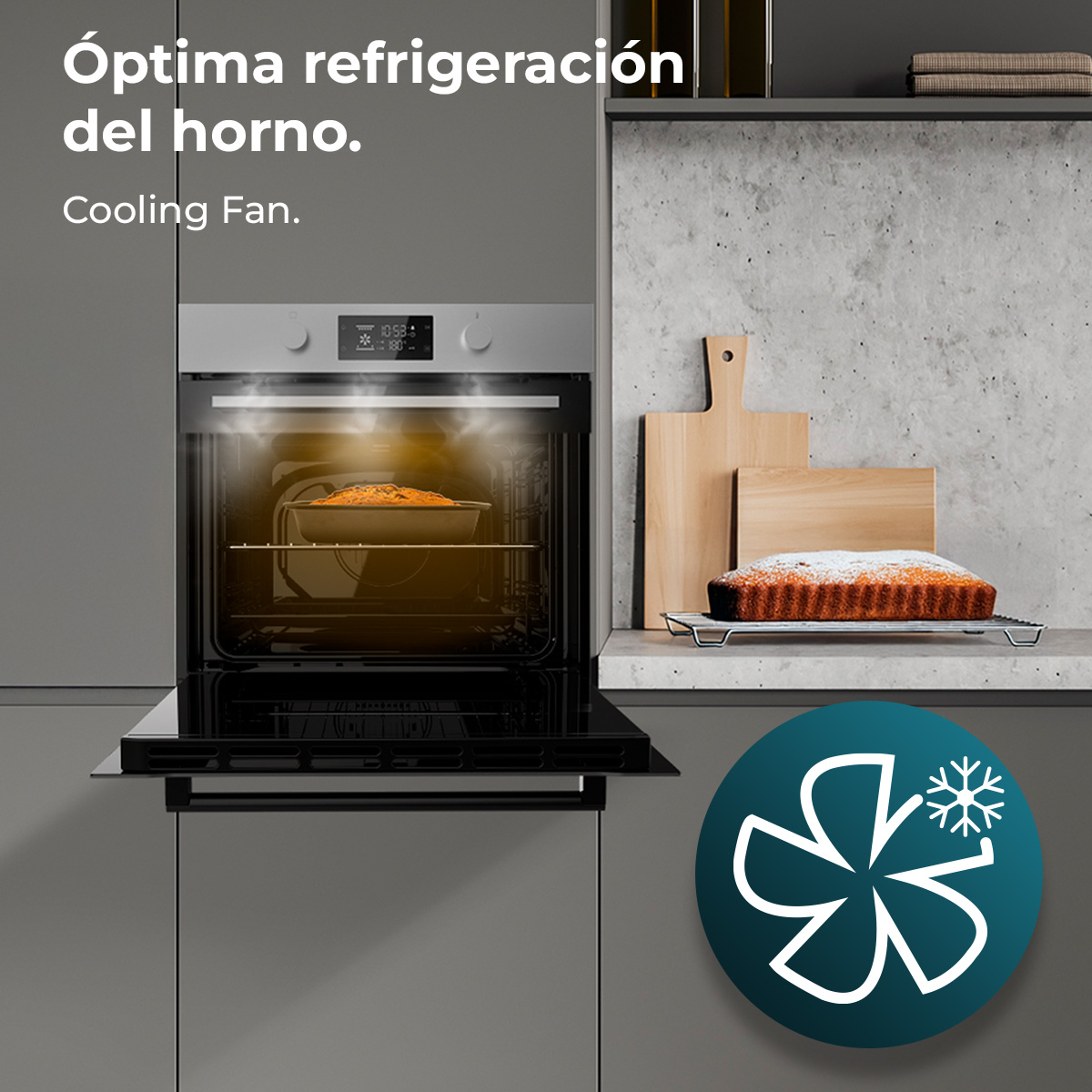 Un horno con la puerta abierta, un pastel dentro. Logotipo de ventilador de refrigeración a la derecha. Texto: 'Enfriamiento óptimo del horno'.