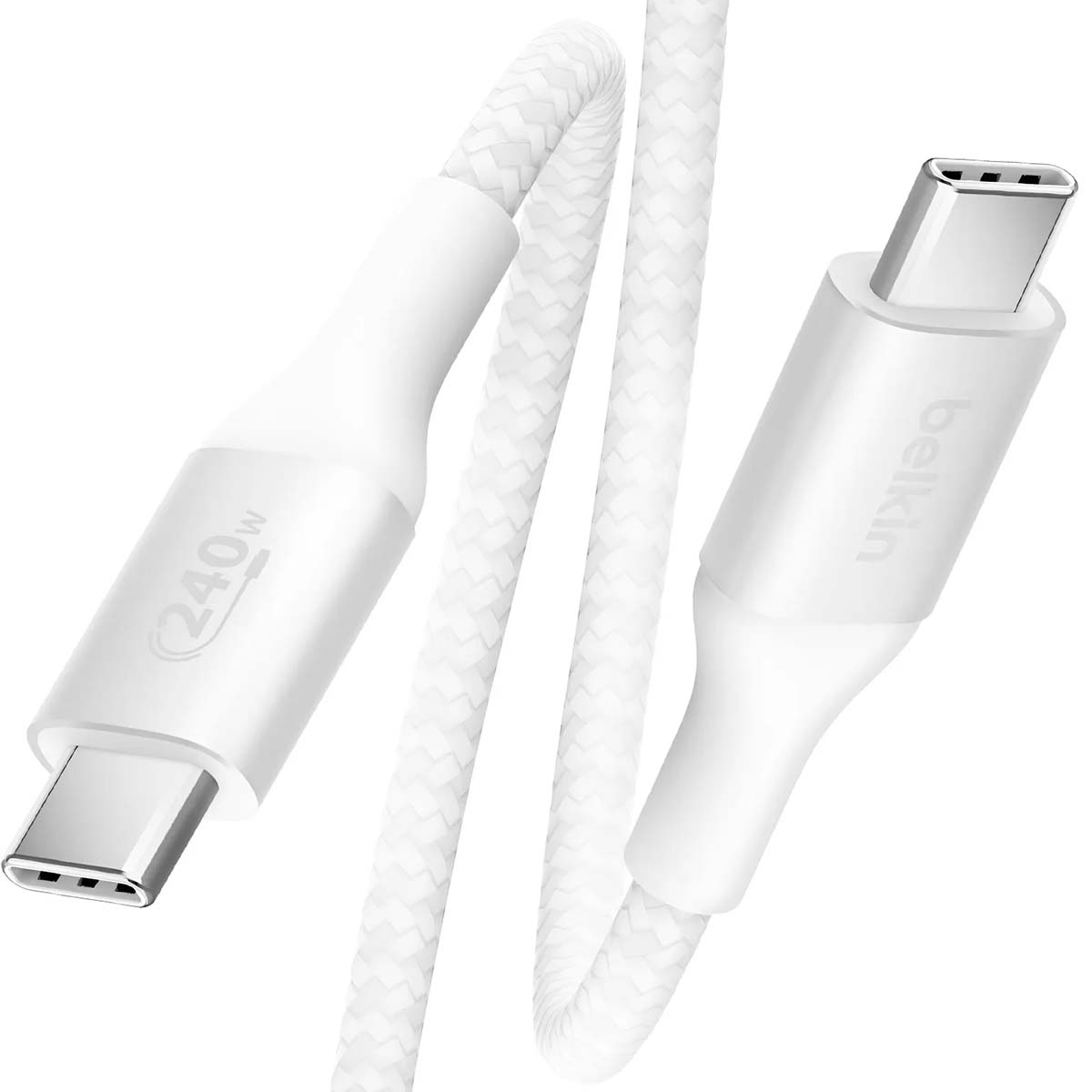 Een witte Belkin USB-C-kabel. De kabel heeft twee connectoren, één met 240w. De kabel is wit en gevlochten.