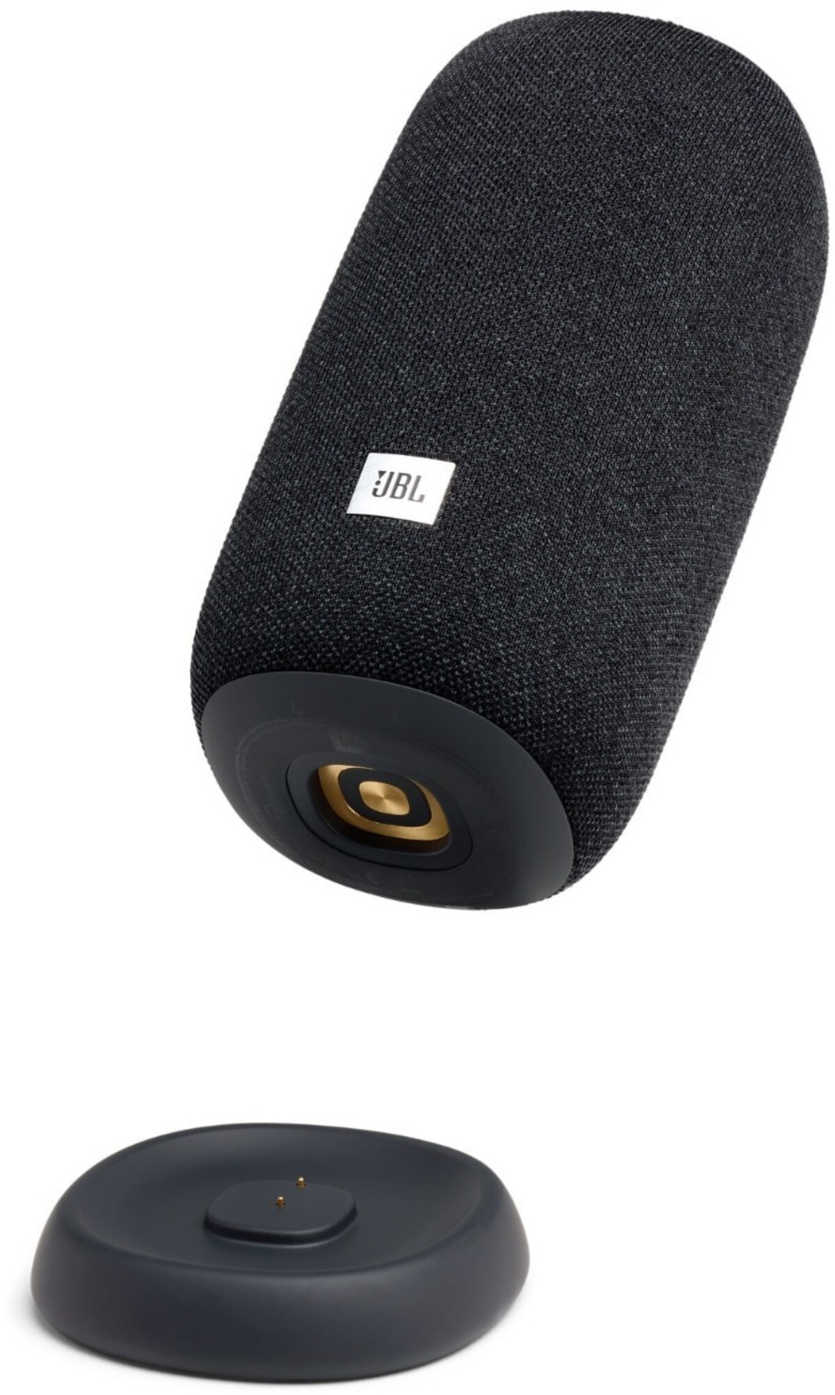 Un altavoz JBL negro, cilíndrico, con una base de carga. El altavoz tiene un logotipo y una salida de sonido dorada.