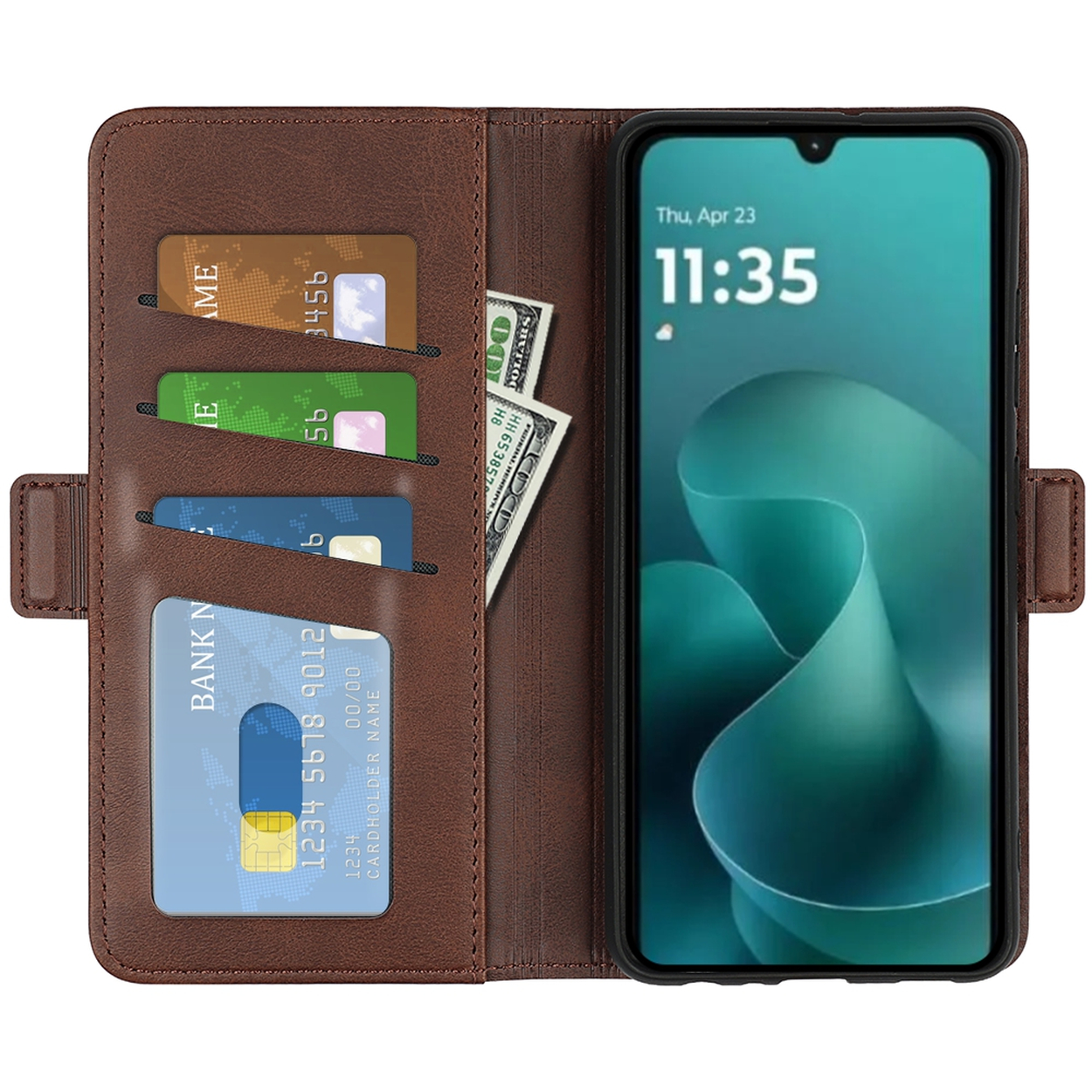 Un étui de téléphone marron avec des cartes et de l'argent. Le téléphone affiche l'heure et un fond abstrait vert.