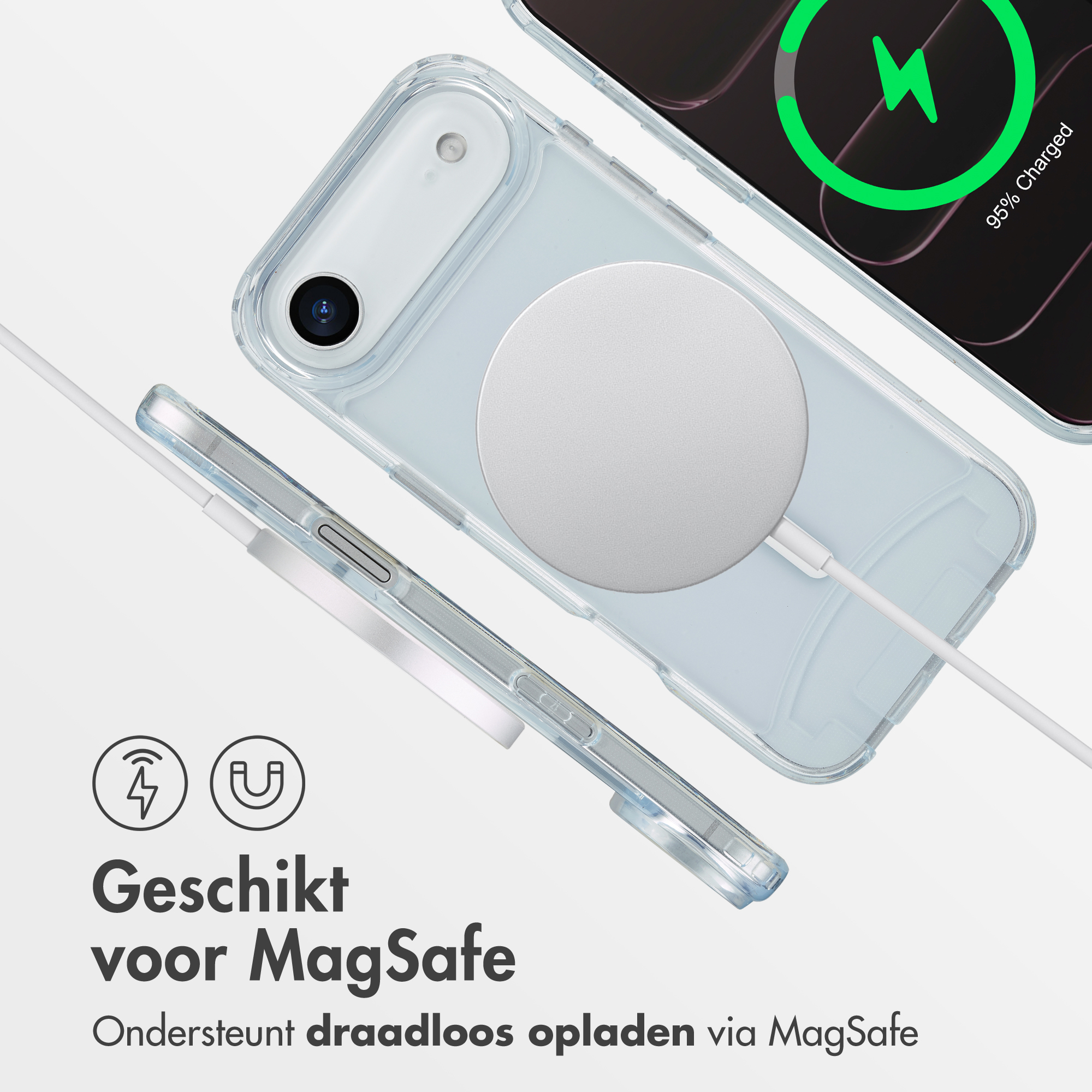 Un telefono in una custodia trasparente con caricatore MagSafe collegato. Lo schermo mostra 95% di carica. Testo: 'Adatto per MagSafe'.