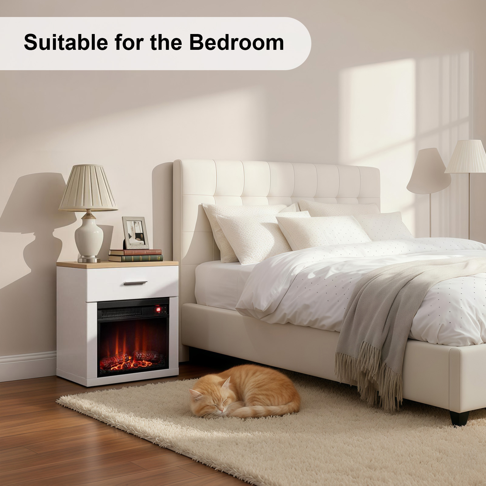 Scena sypialni z łóżkiem, szafką nocną z kominkiem, kot śpi na dywanie.