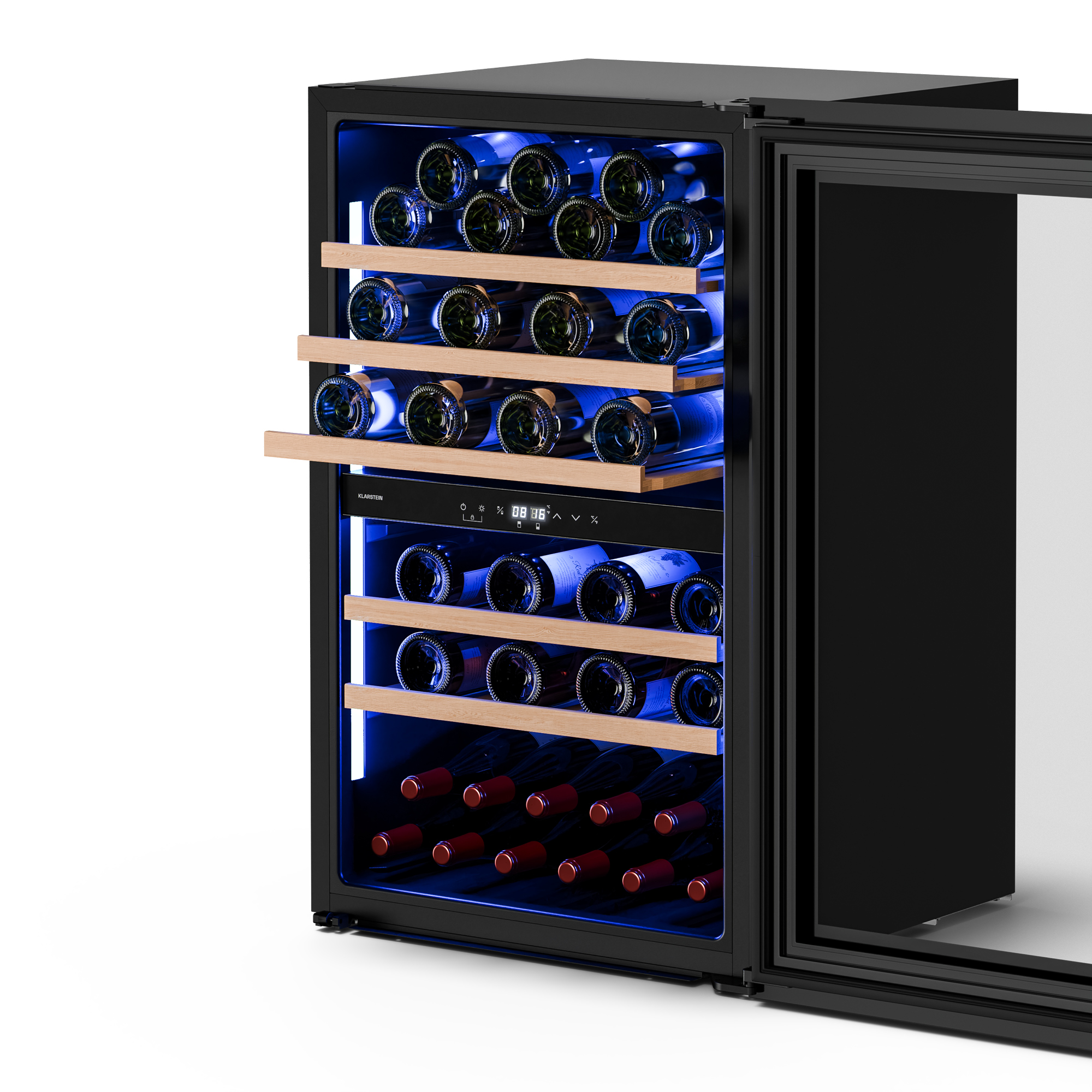 Una cantinetta nera con porta a vetri aperta, piena di bottiglie di vino su ripiani in legno, illuminata di blu.