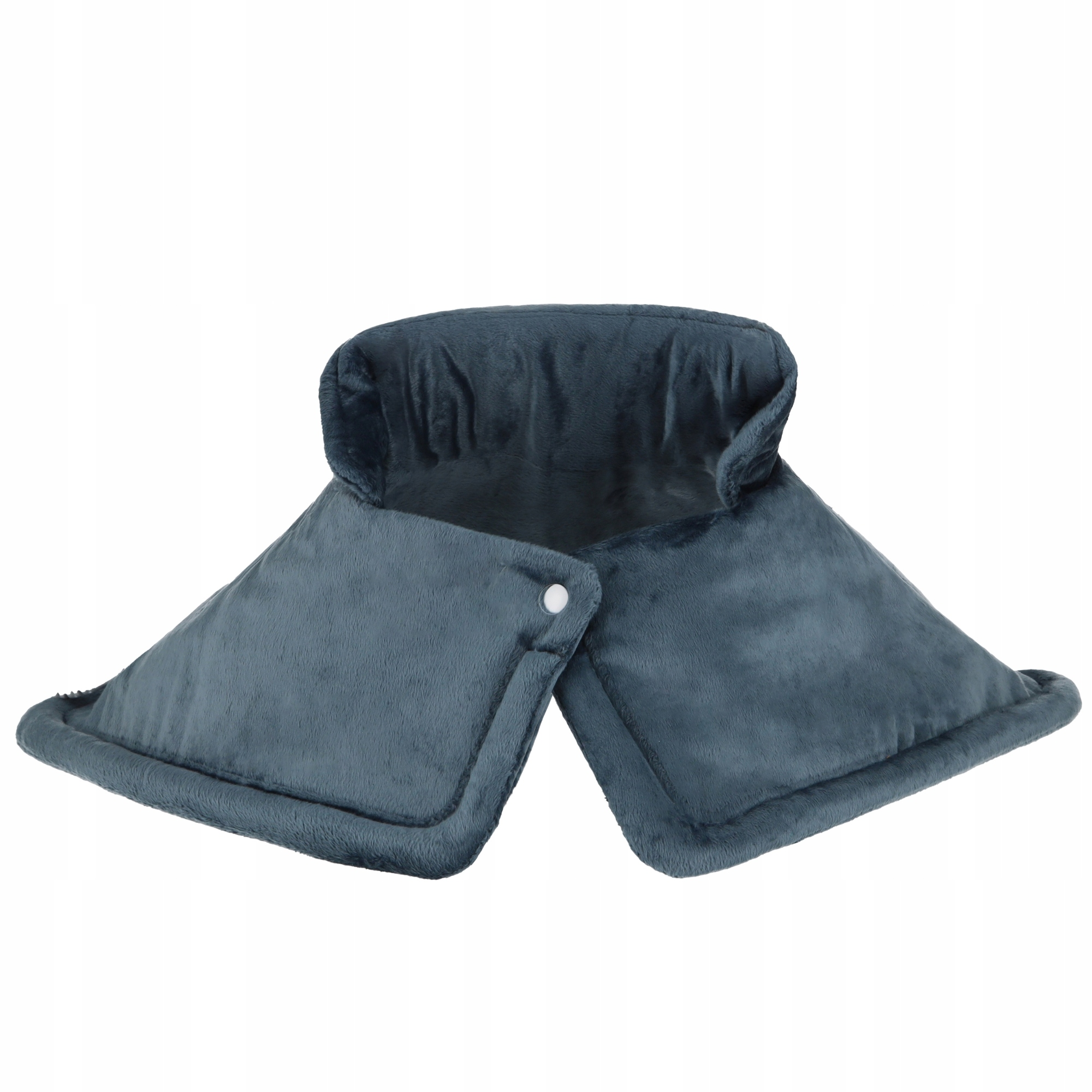 Szara poduszka rozgrzewająca na szyję i ramiona, z zapięciem na guzik i białym tłem.