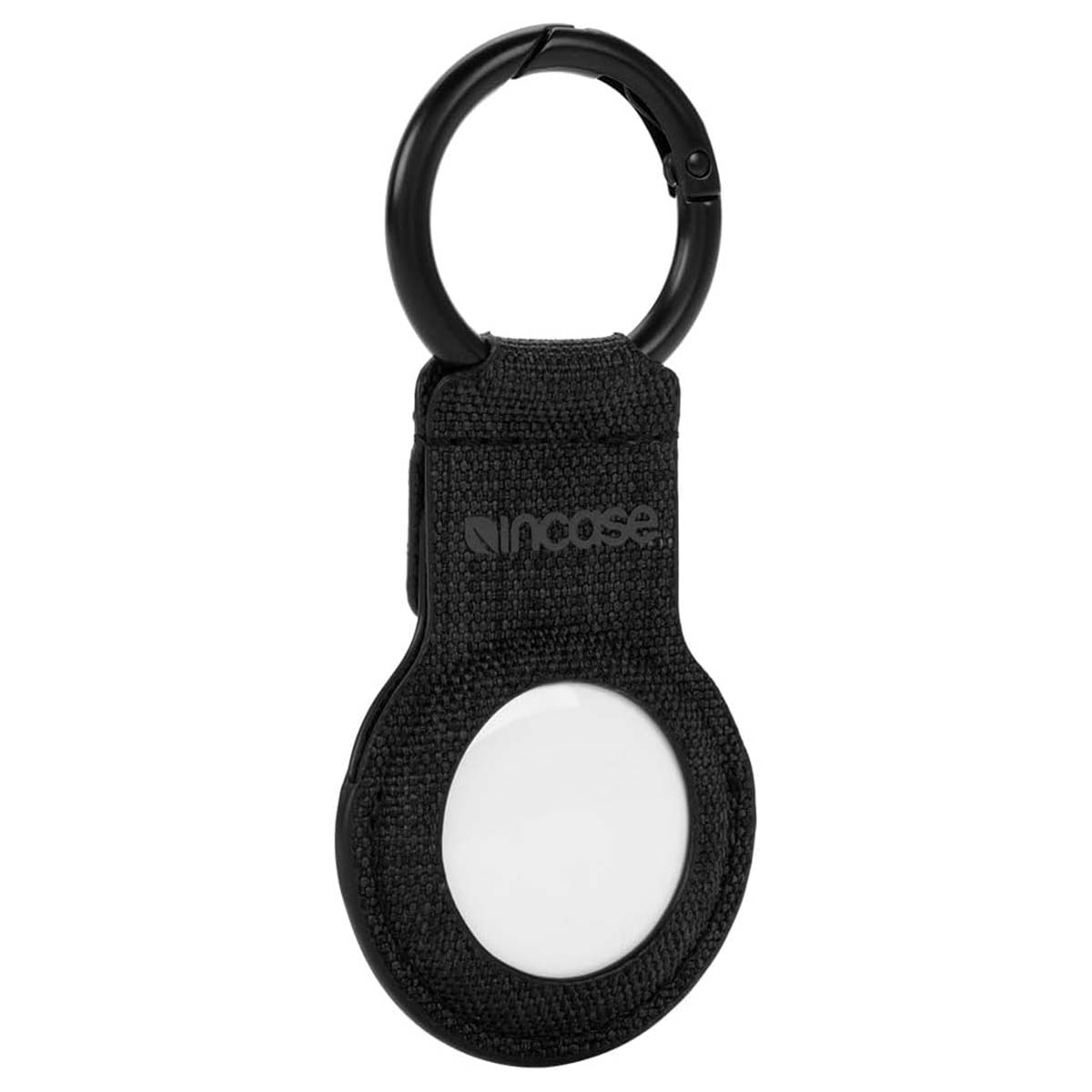 Un supporto nero Incase AirTag con moschettone. Ha un cerchio bianco al centro.