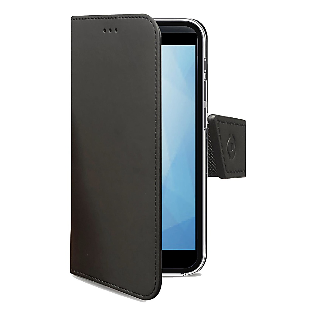 Una custodia per telefono in pelle nera è aperta, rivelando lo schermo del telefono. La custodia ha una chiusura magnetica.