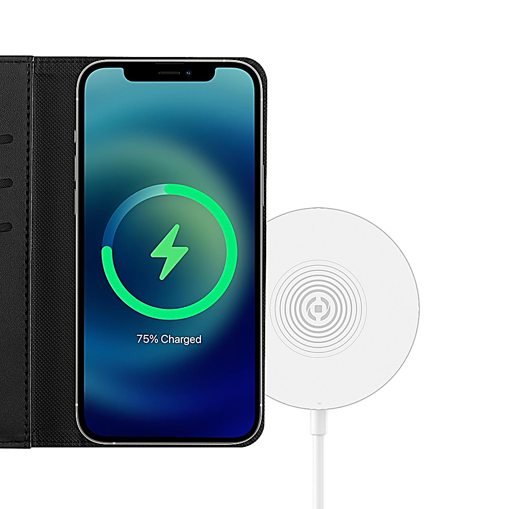 Un telefono in carica wireless, che mostra il 75% di carica. Una custodia nera a sinistra. Un caricatore bianco a destra.