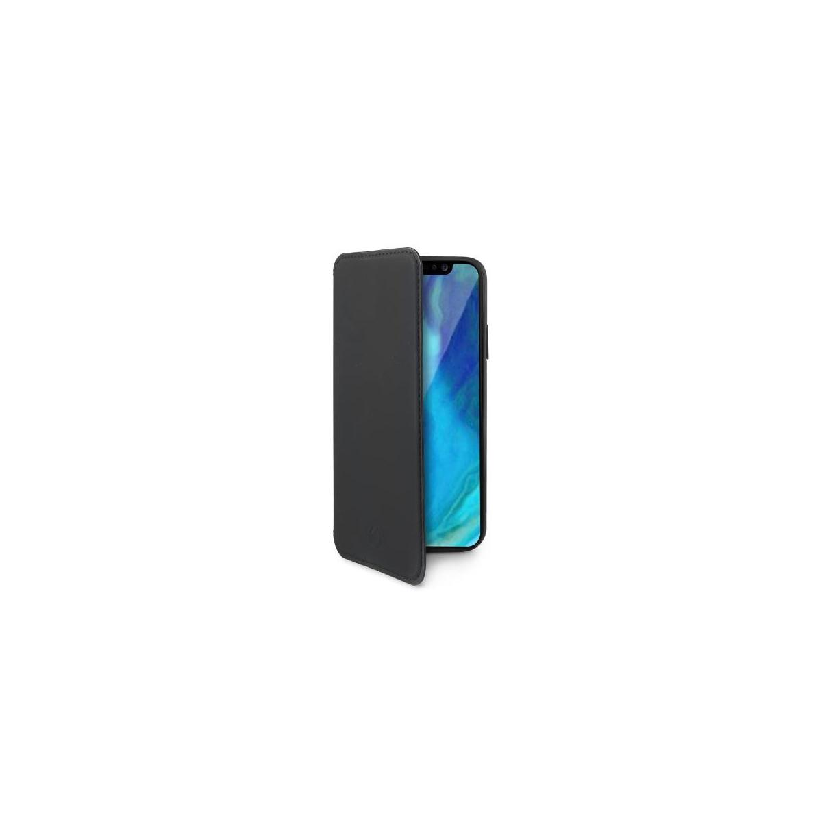 Una custodia nera per telefono è parzialmente aperta, rivelando uno smartphone con schermo blu e bianco. Lo sfondo è bianco.