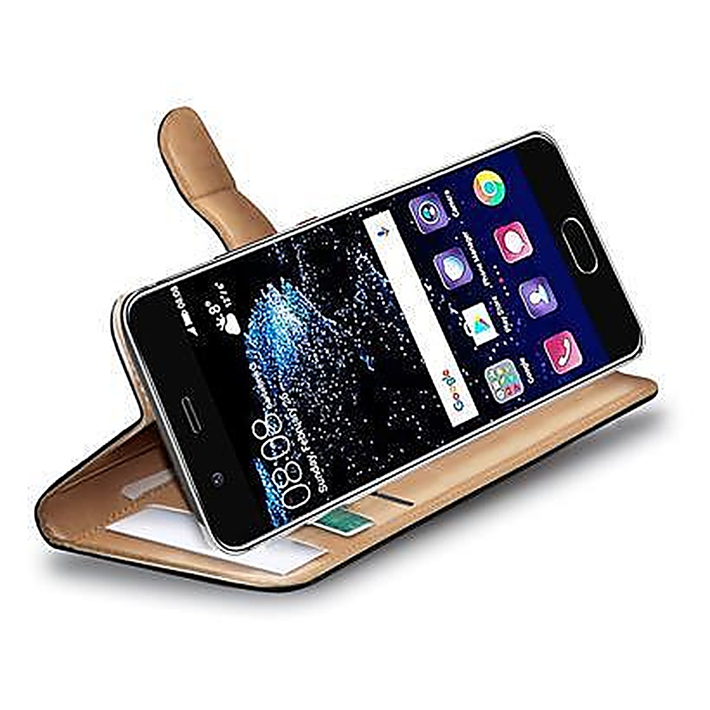 Uno smartphone con app sullo schermo, in una custodia di pelle marrone chiaro. Il telefono mostra l'ora 08:08, la data e il meteo.