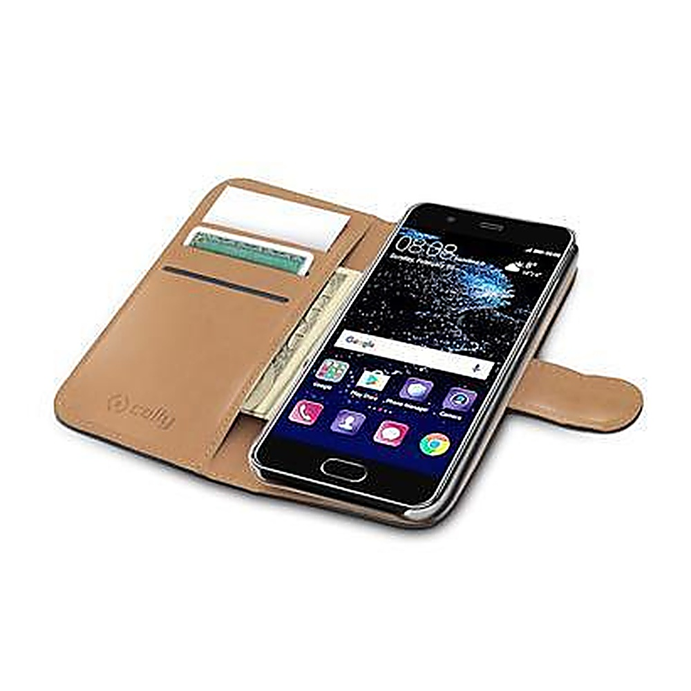 Uno smartphone in una custodia di pelle marrone. Lo schermo del telefono mostra le app. Ci sono anche soldi e carte nella custodia.