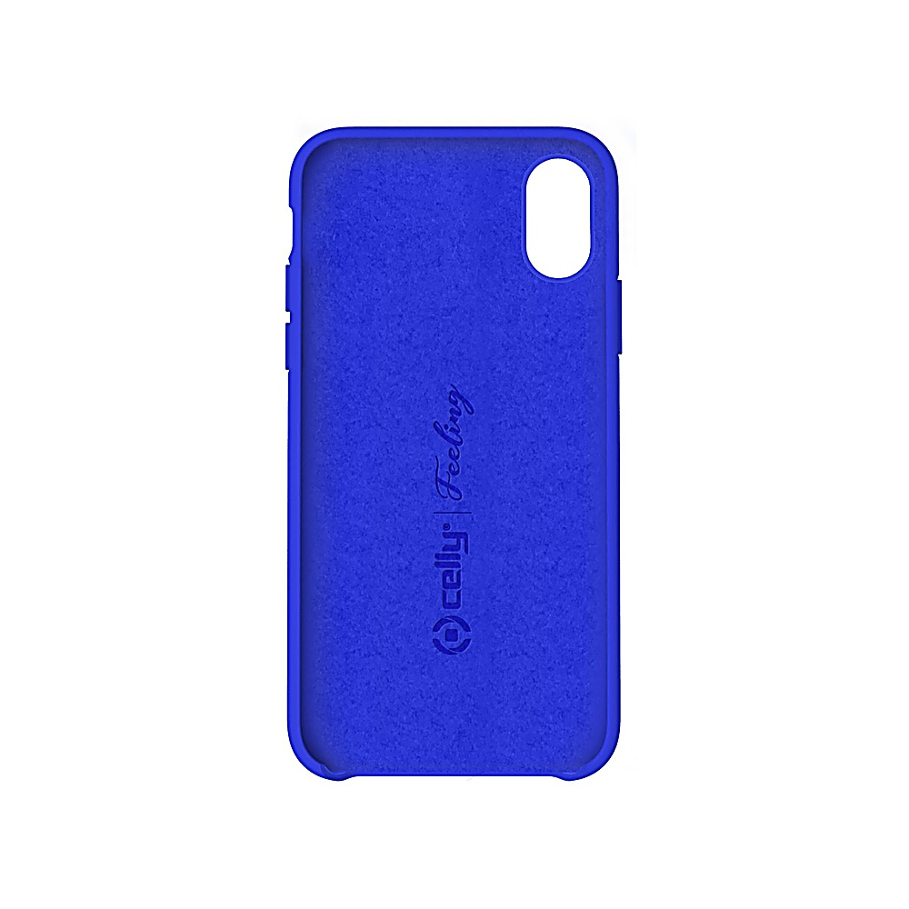 Una custodia blu per telefono con superficie strutturata. Ha un ritaglio per la fotocamera e il logo "celly Feeling". È isolata su sfondo bianco.