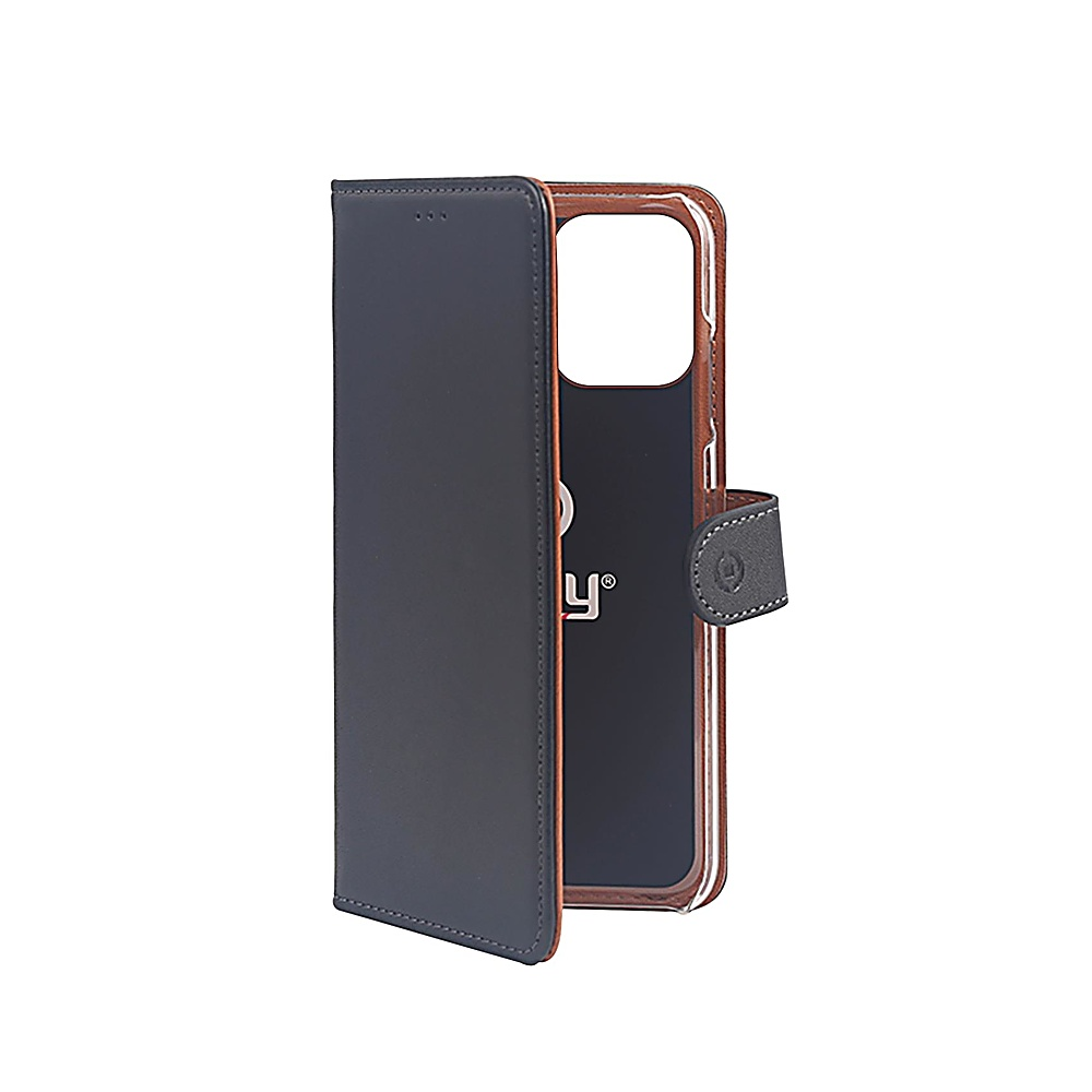 Una custodia per telefono blu scuro aperta per rivelare il telefono. L'interno è nero con un logo. La custodia ha un bordo marrone e una chiusura.