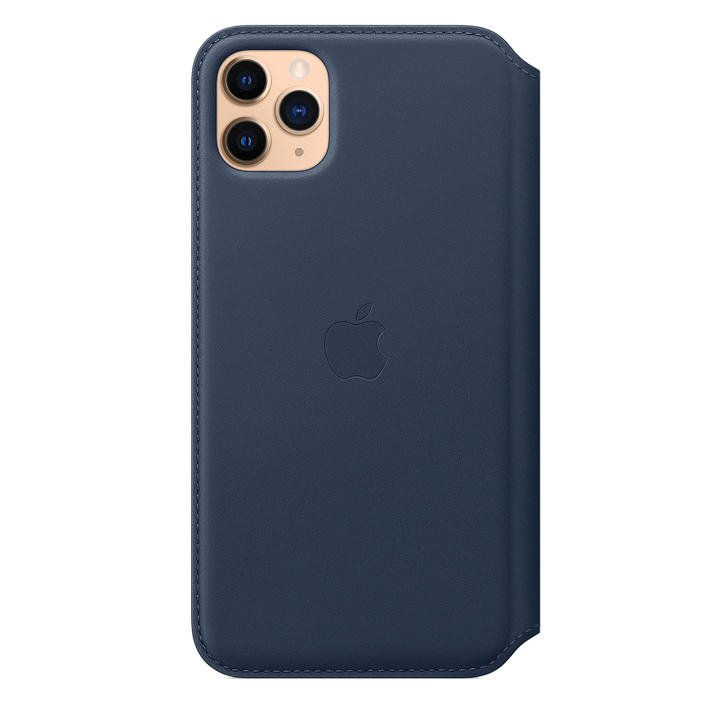 Eine marineblaue iPhone-Hülle mit dem Apple-Logo. Das Telefon hat goldene Kameralinsen. Die Hülle ist lederähnlich mit Nähten.