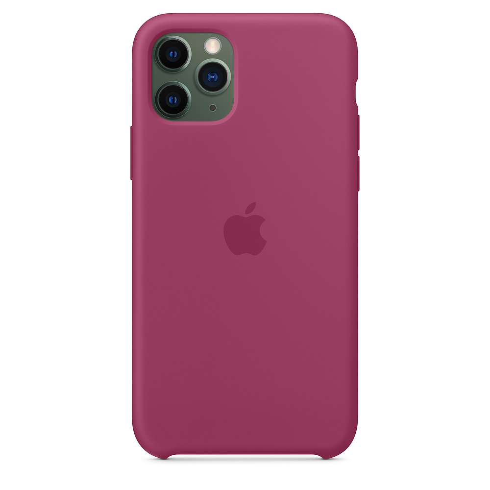 Een magenta iPhone-hoesje met het Apple-logo. Het heeft drie cameralenzen en een flitser. De hoes bedekt de achterkant en zijkanten van de telefoon.