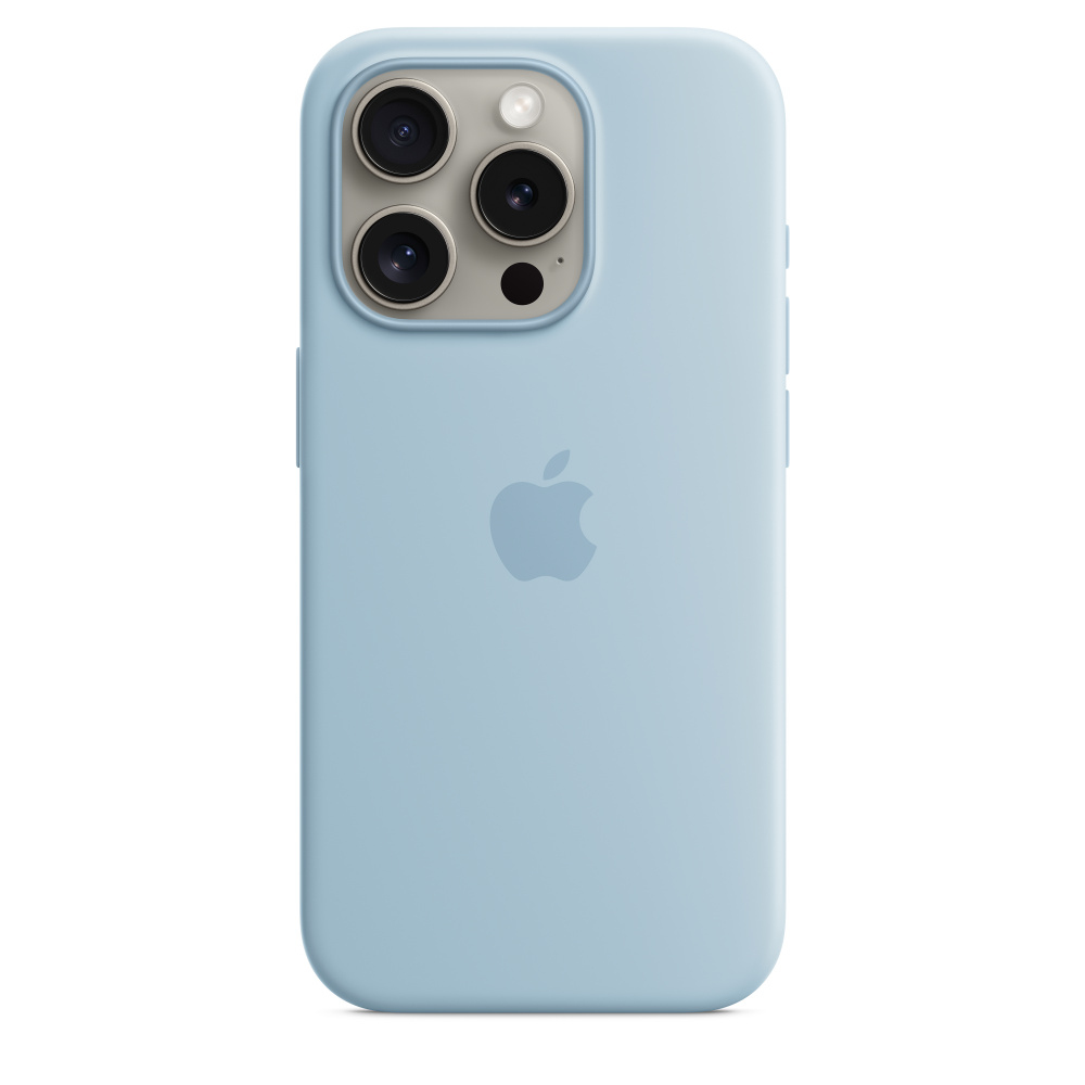 Een lichtblauwe iPhone-hoes met een drievoudige cameralens en een Apple-logo. De hoes is glad en heeft zijknoppen.