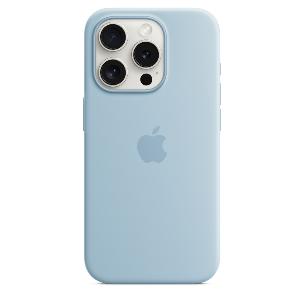 Een lichtblauwe iPhone met drievoudige lenscamera. Het Apple-logo is zichtbaar op de achterkant.