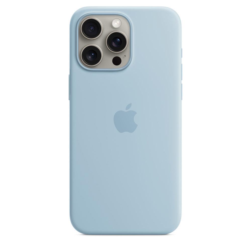Een lichtblauwe iPhone-hoes met drie cameralenzen en een Apple-logo.