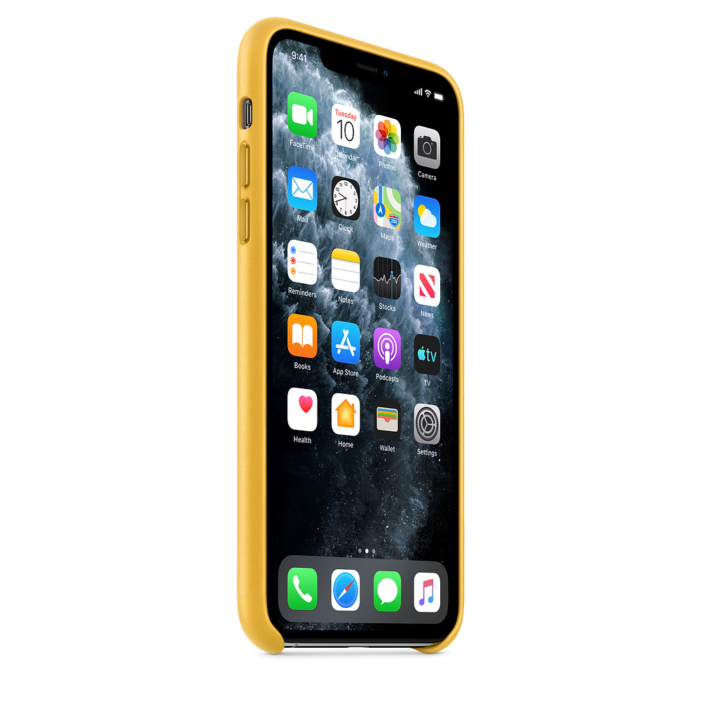 Een iPhone met een gele hoes wordt weergegeven. Het scherm toont app-iconen, waaronder agenda, foto's en instellingen, tegen een zwarte achtergrond.