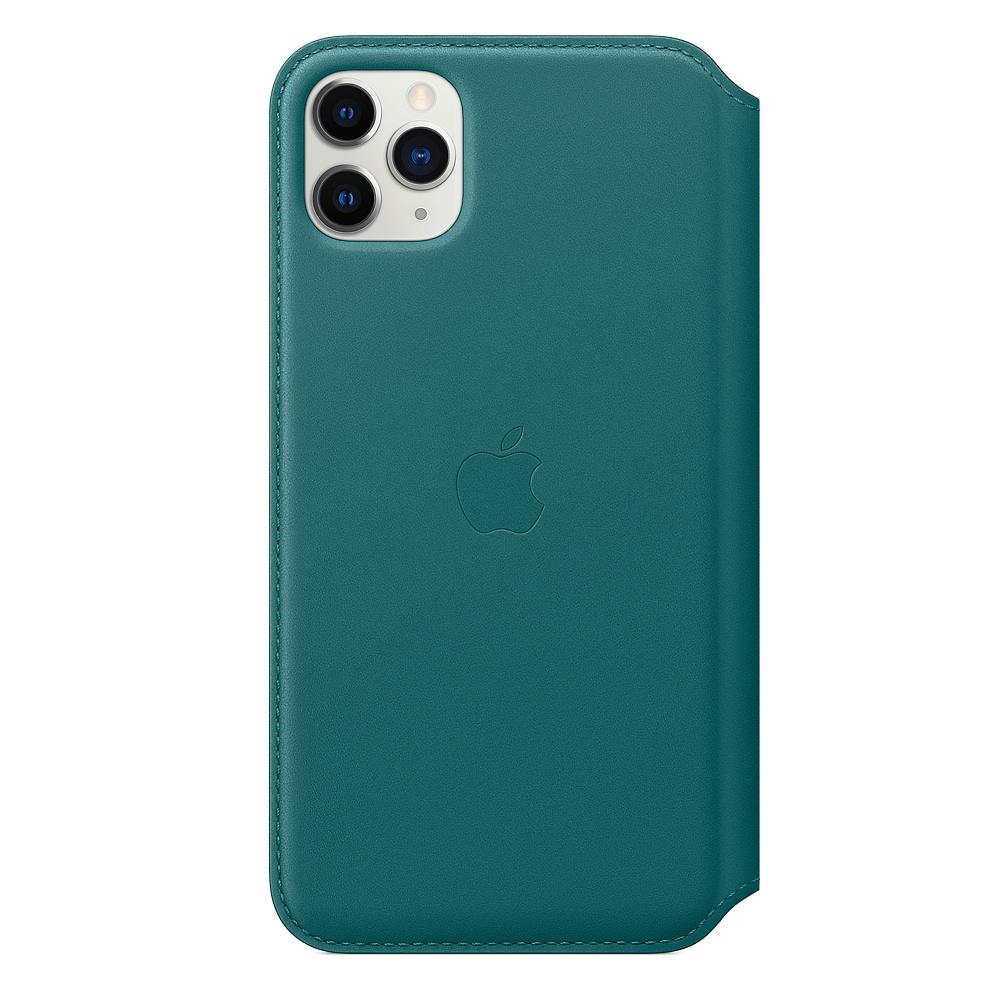 Teal iPhone 11 Pro mit Lederhülle. Dreifachkamera sichtbar. Apple-Logo ist geprägt. Hülle umschließt das Telefon.