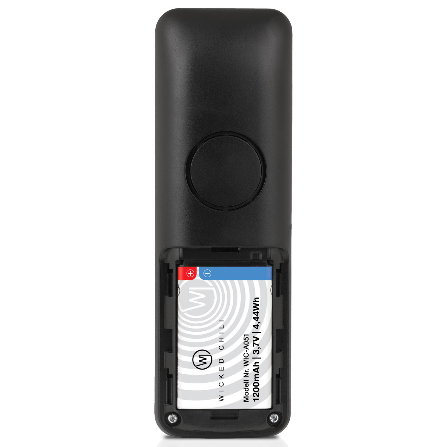 Schwarze Fernbedienung mit geöffnetem Batteriefach. Eine Wicked Chili Batterie ist sichtbar, mit Spezifikationen.