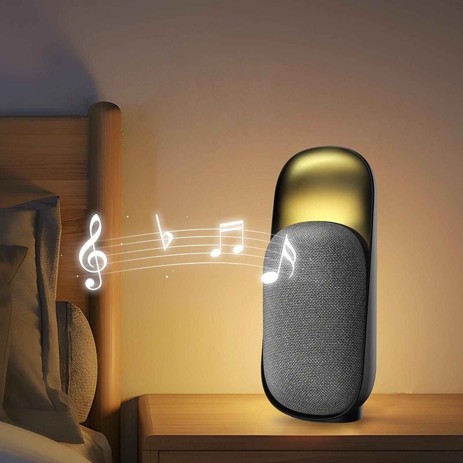 Ein moderner Lautsprecher leuchtet, mit Musiknoten, die von ihm ausgehen. Er steht auf einem Nachttisch neben einem Bett.