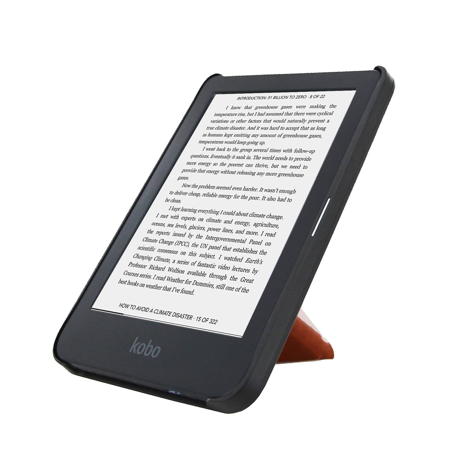 Een e-reader die tekst weergeeft, ondersteund door een houten standaard. Het apparaat is zwart en het scherm toont tekst.
