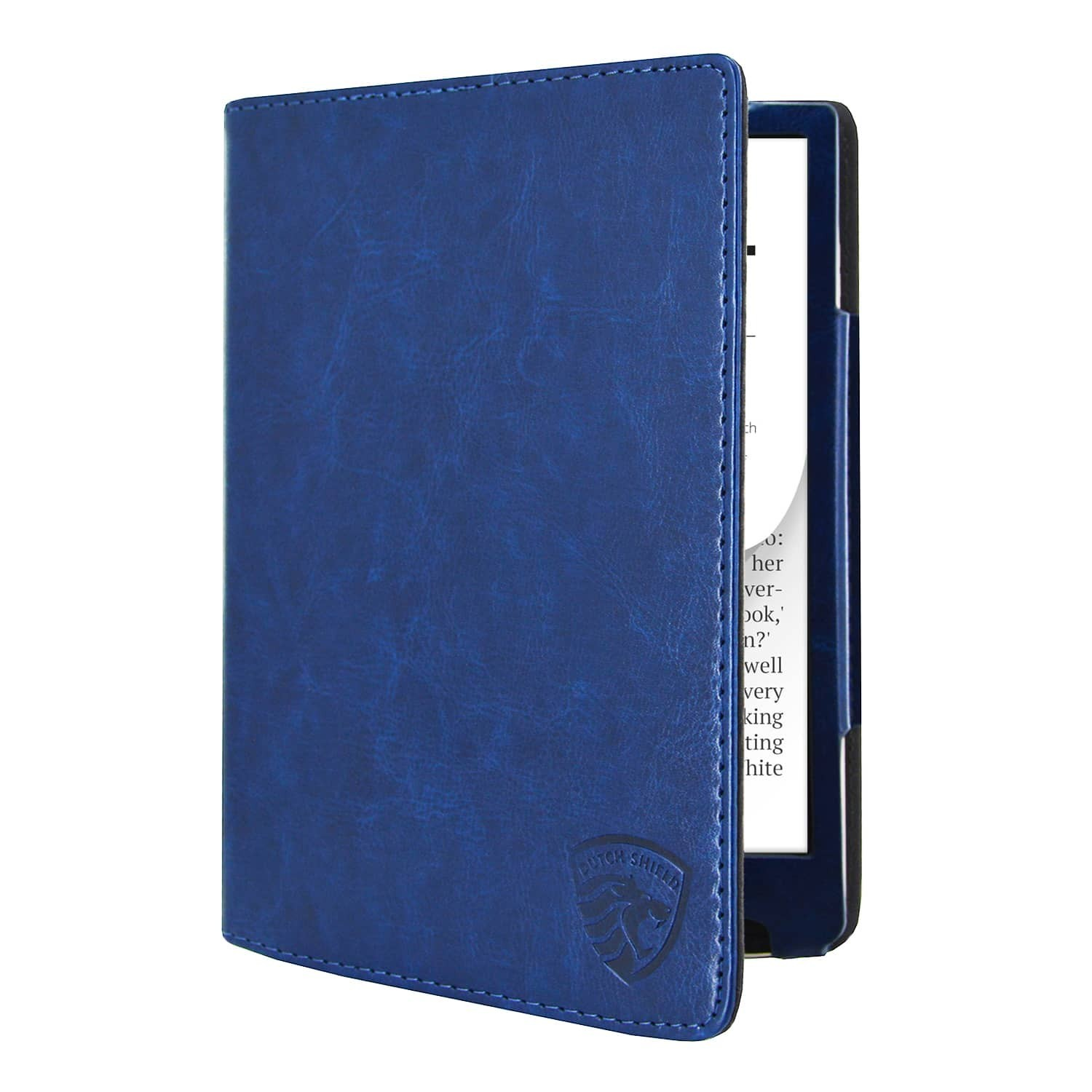 Een blauwe e-reader hoes met een e-reader erin. De hoes heeft een logo en een gestikte rand. De e-reader toont tekst.