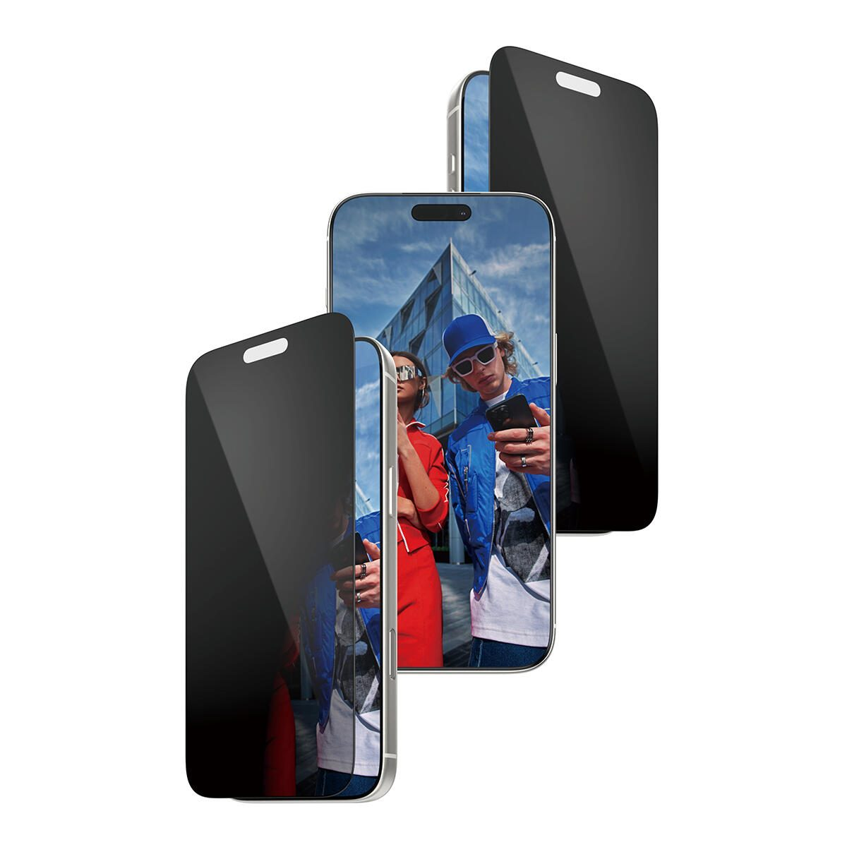 Tre smartphone con protezioni schermo. Uno mostra due persone, uno è parzialmente visibile e l'altro è nero.