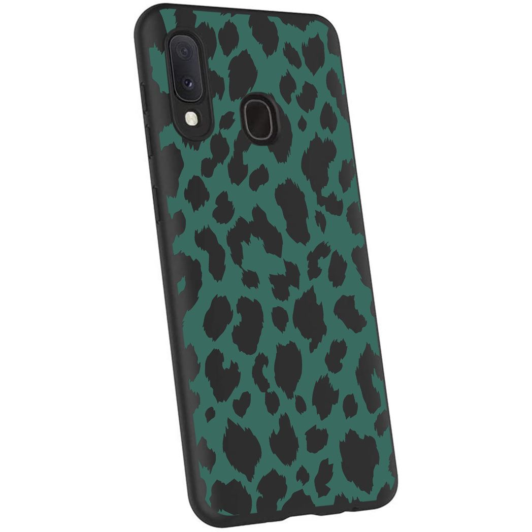 Eine Handyhülle mit grünem Hintergrund und schwarzem Leopardenmuster. Die Hülle hat einen Kameraausschnitt und einen Fingerabdrucksensor.