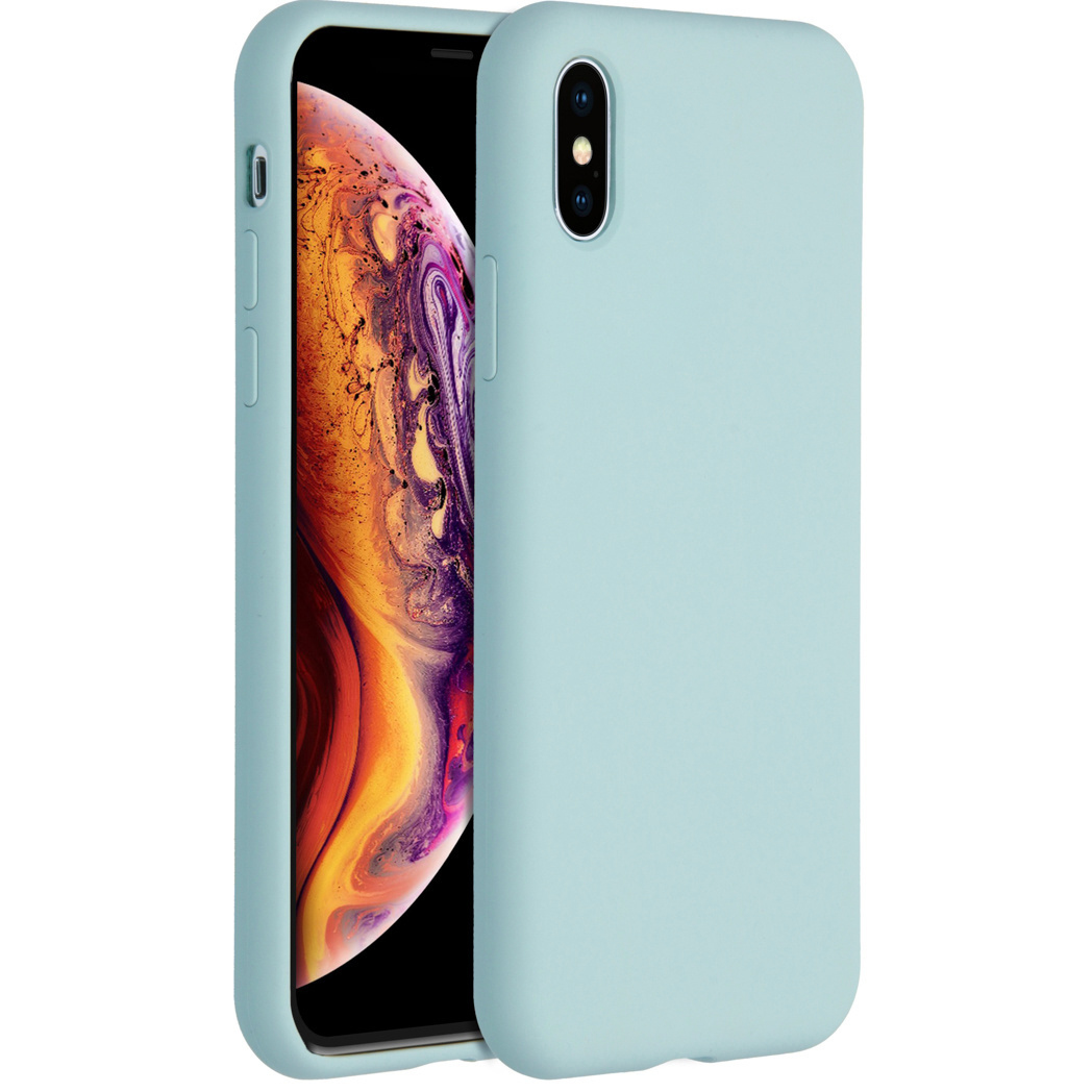 Eine hellblaue Handyhülle neben einem Telefon. Der Bildschirm des Telefons zeigt ein farbenfrohes abstraktes Bild. Die Hülle hat Knöpfe und eine Kamera.