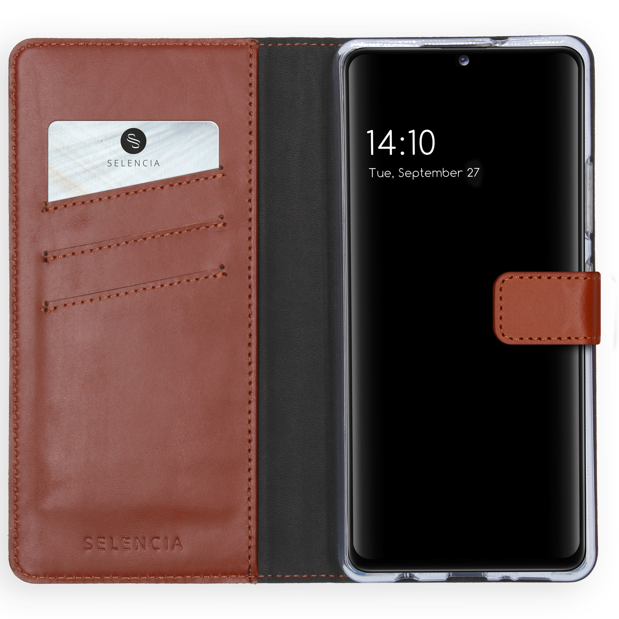 Un étui de téléphone en cuir marron avec un téléphone affichant l'heure. Une carte avec le logo Selencia est dans une fente.
