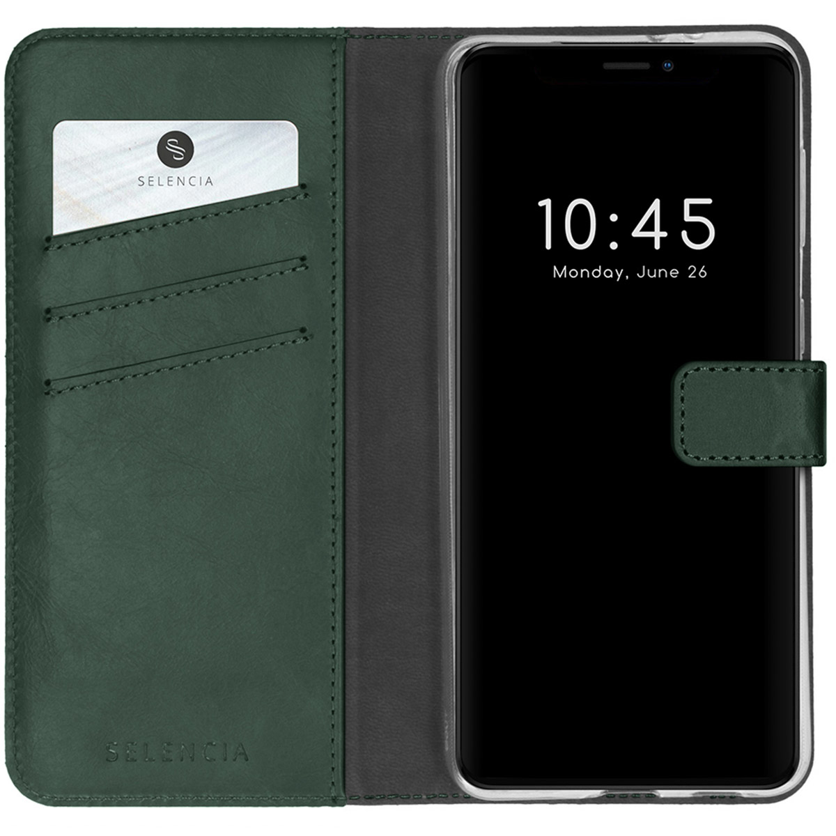 Groene leren telefoonhoes open. Telefoon geeft 10:45 weer op het scherm. Kaart met SELENCIA-logo aan de linkerkant.