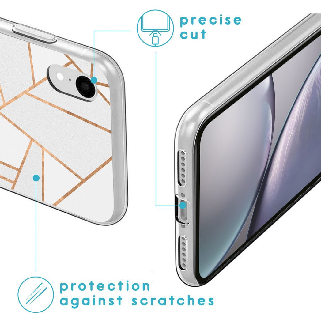 Gros plan sur une coque de téléphone avec un motif en marbre blanc. La coque est transparente, montrant le côté du téléphone. Texte : 'coupe précise' et 'protection'.