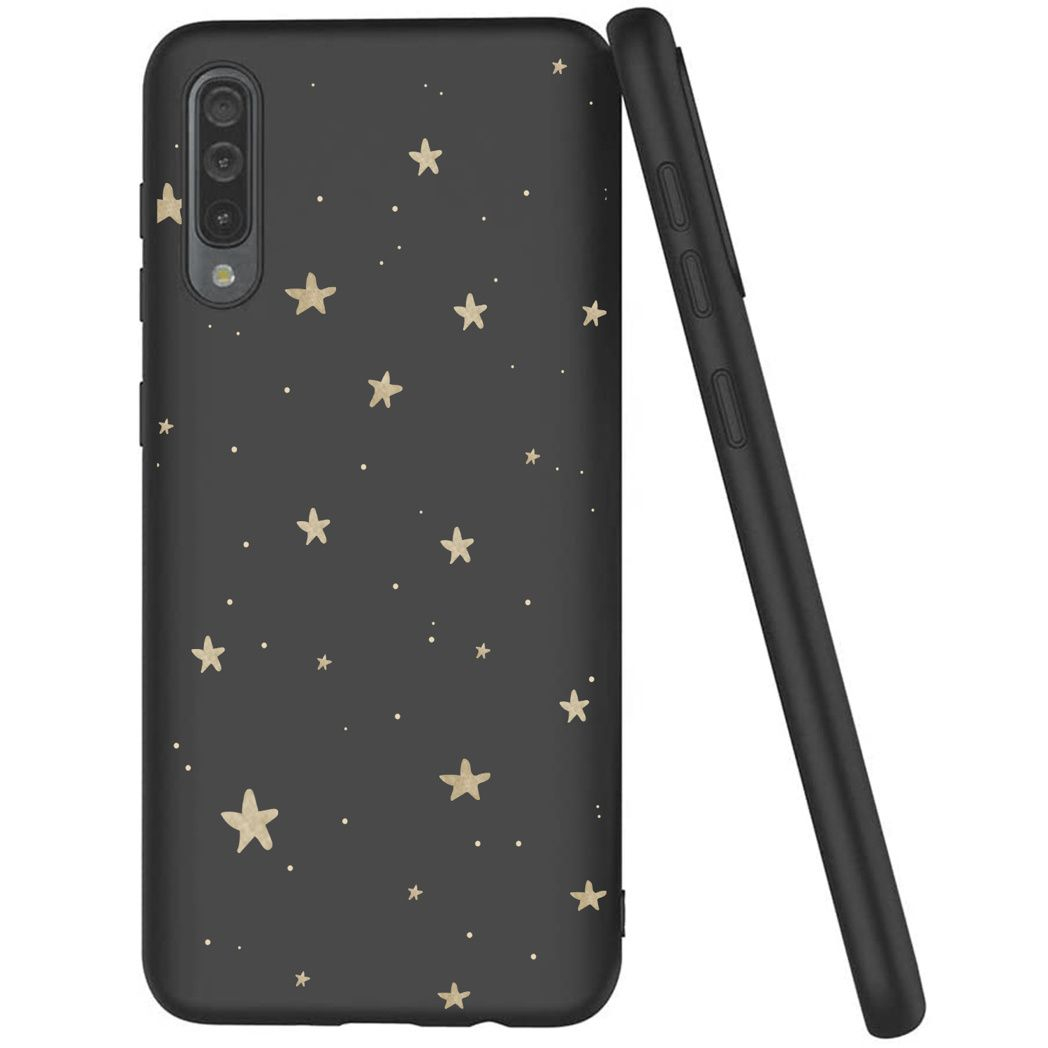 Een zwarte telefoonhoes met gouden sterren. De hoes staat naast een ander zwart stuk. De telefoon heeft een camera.
