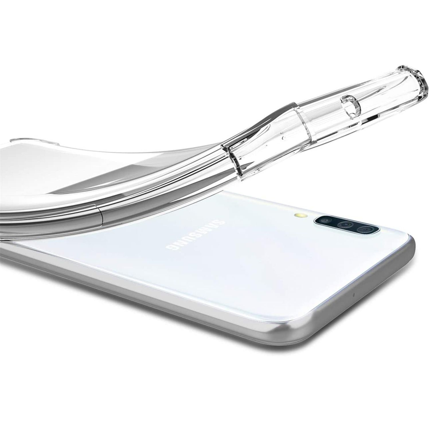 Een witte Samsung-telefoon met een doorzichtige hoes. De cameralenzen zijn zichtbaar. De hoes is gebogen en bedekt de telefoon gedeeltelijk.