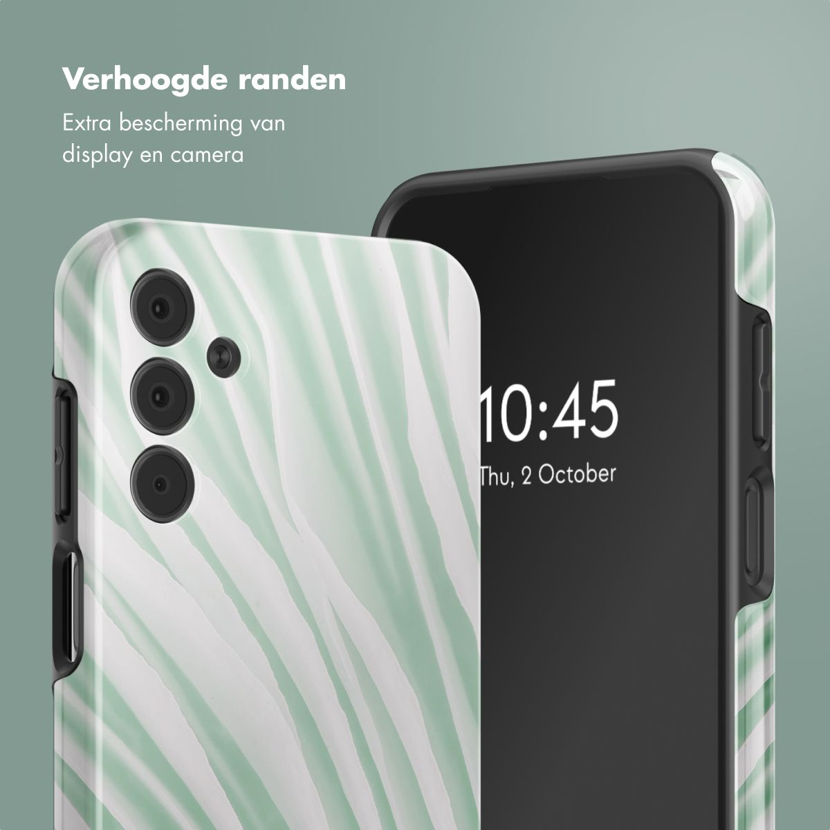 Twee telefoons, één met een patroonhoesje. Het scherm toont de tijd. De hoes heeft een wit en groen patroon.